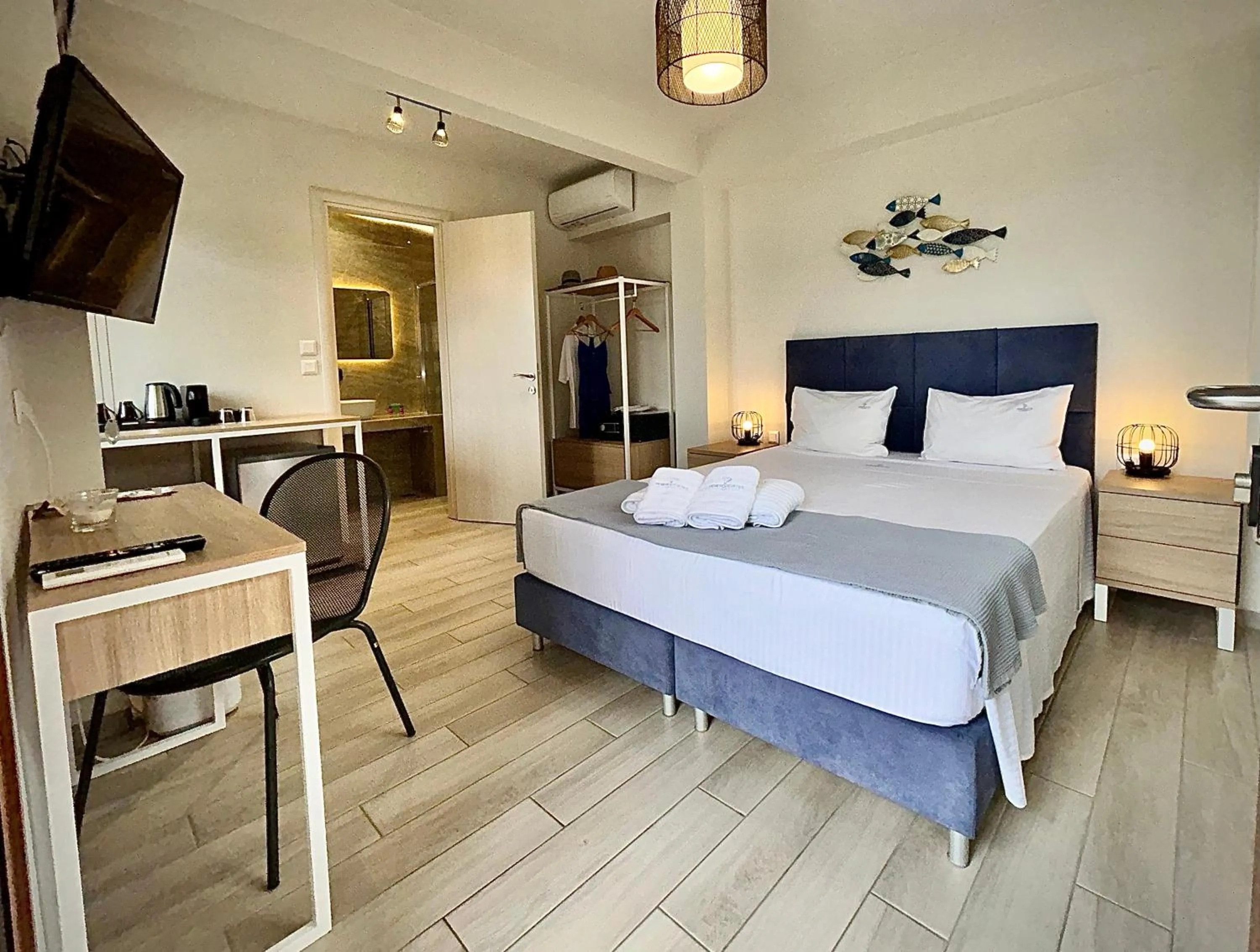 Photo of the whole room in PORTO PORTES suites