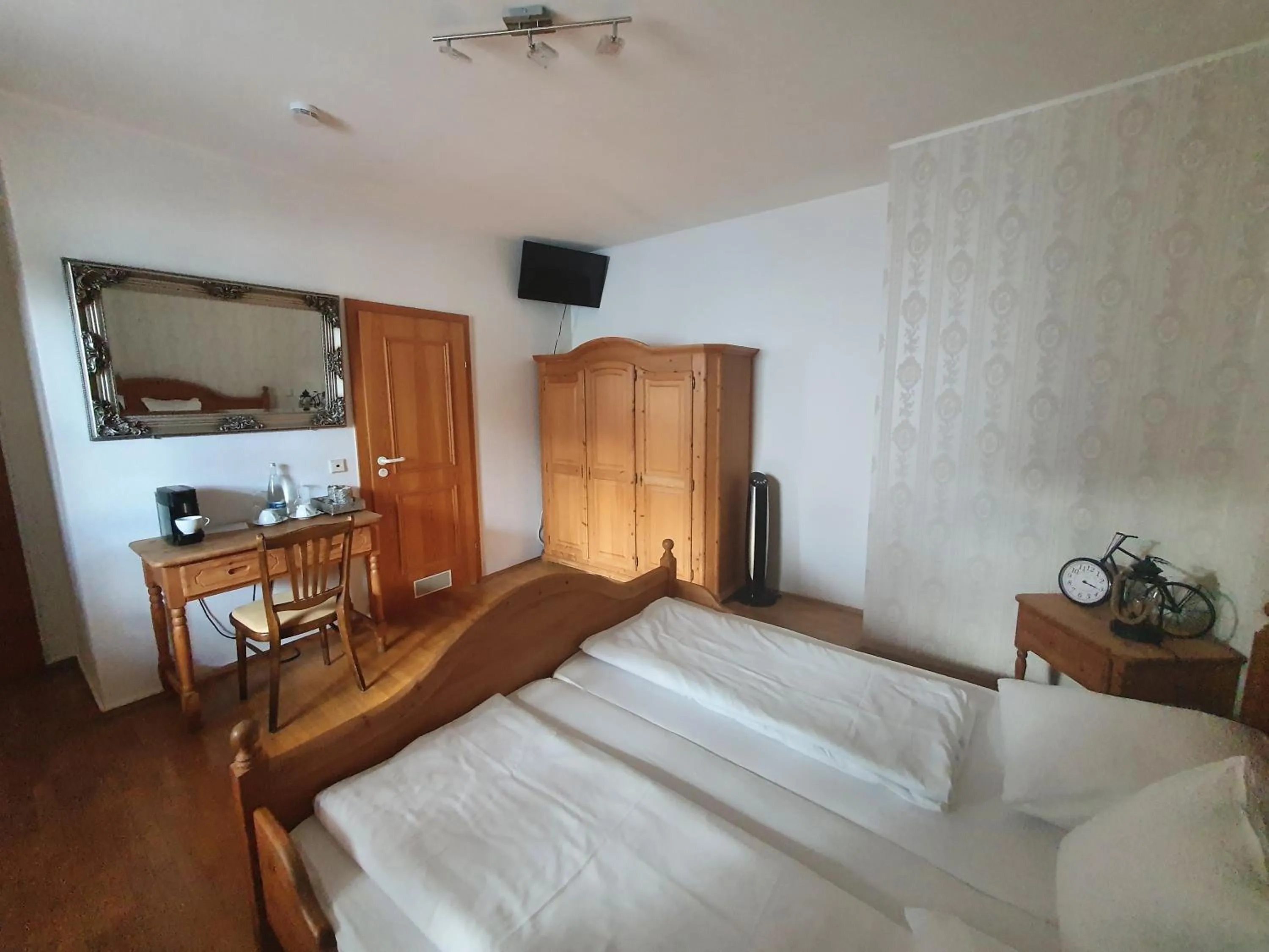 Photo of the whole room in Gasthof Alte Post