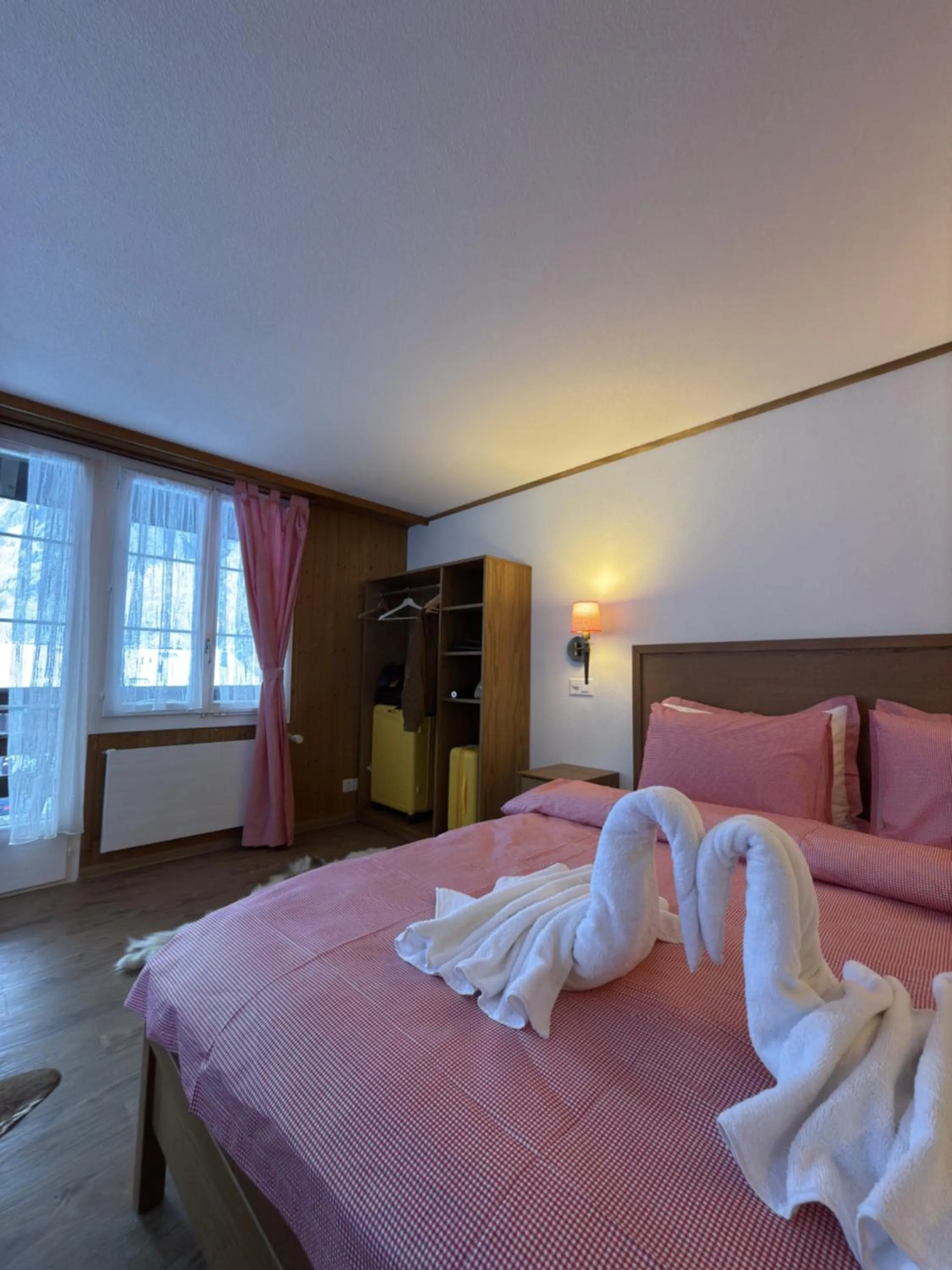 Bed in Hotel Schützen Lauterbrunnen