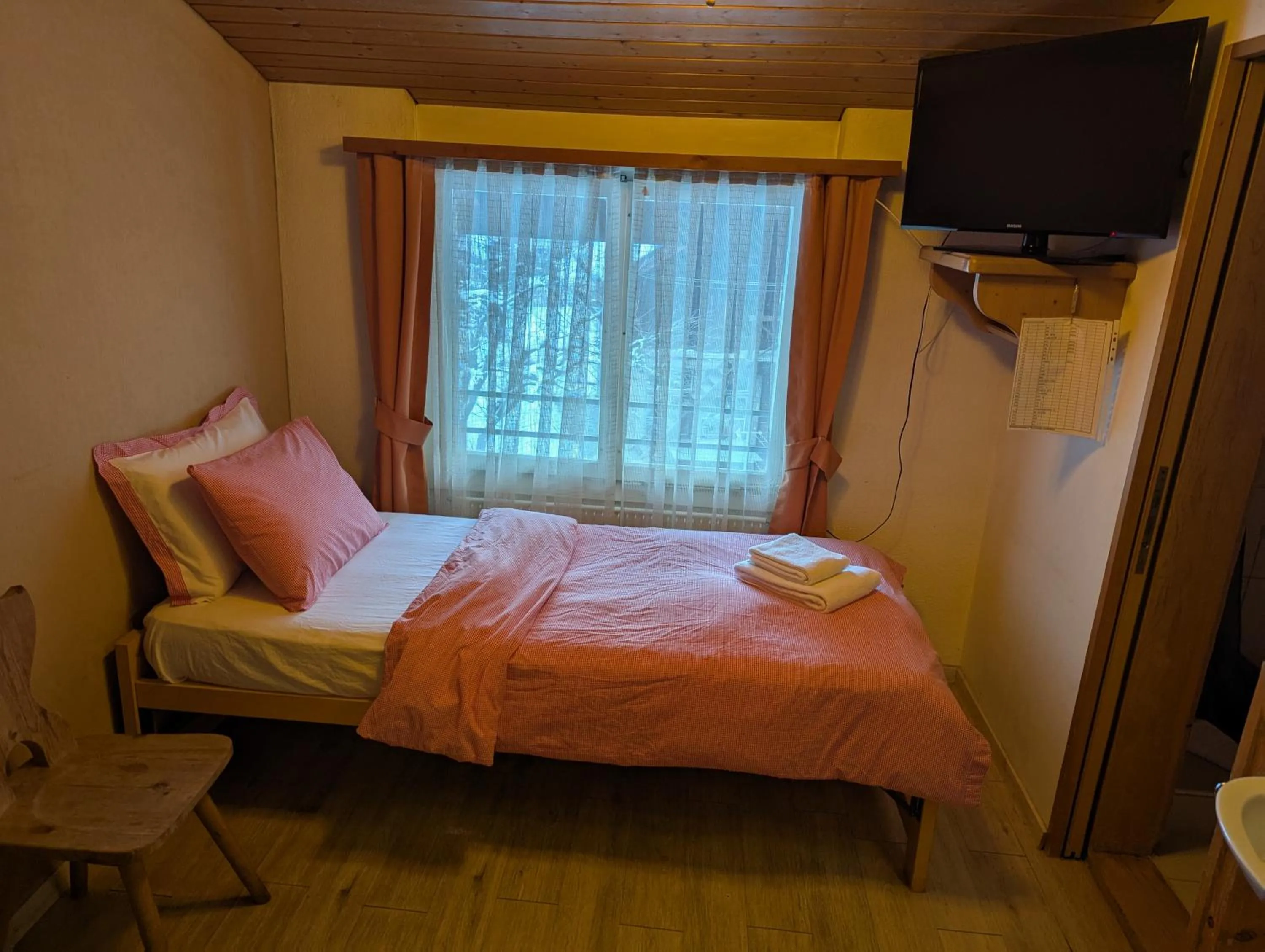 Bed in Hotel Schützen Lauterbrunnen