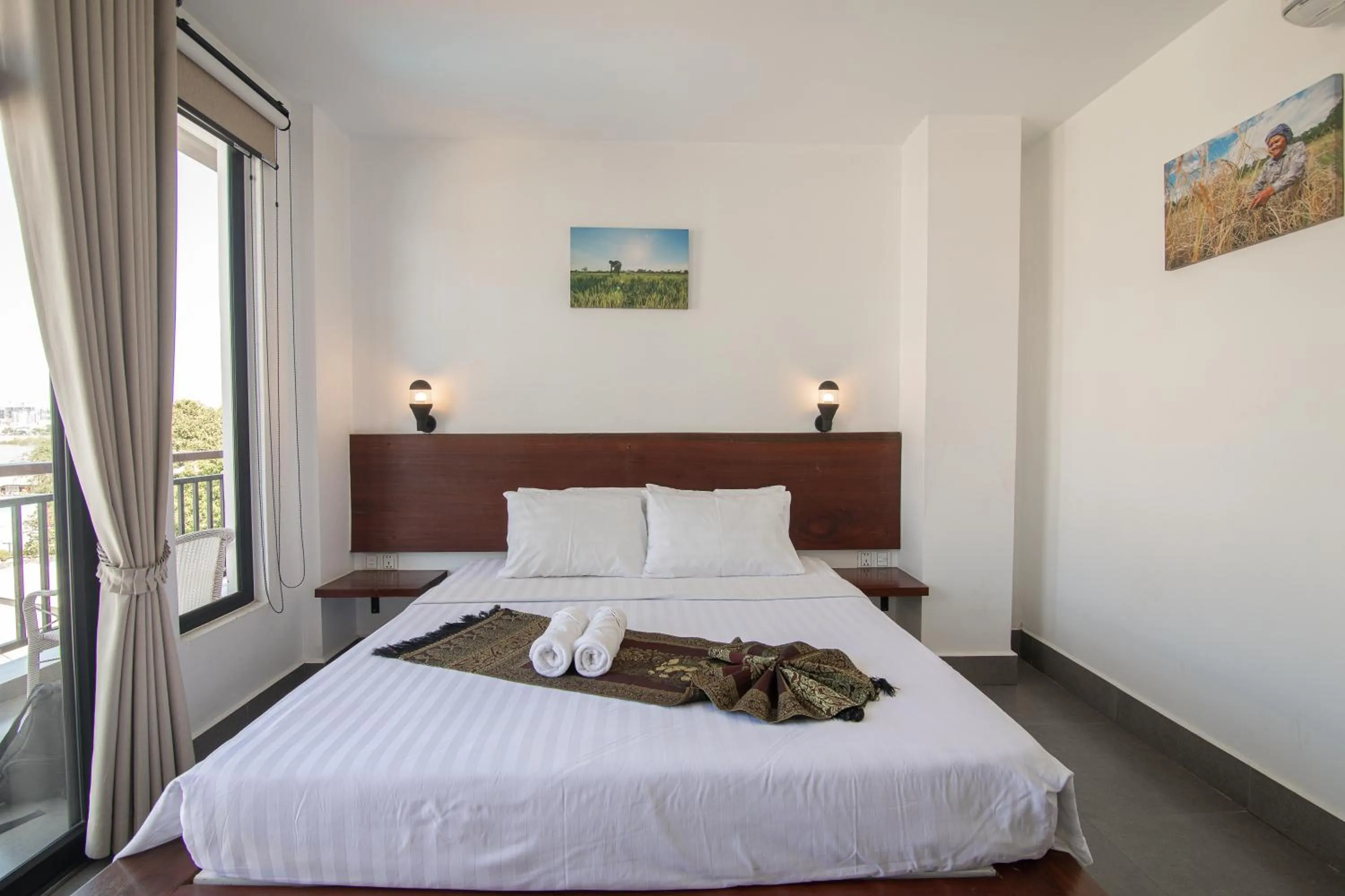 Bed in Pooltop Phnom Penh