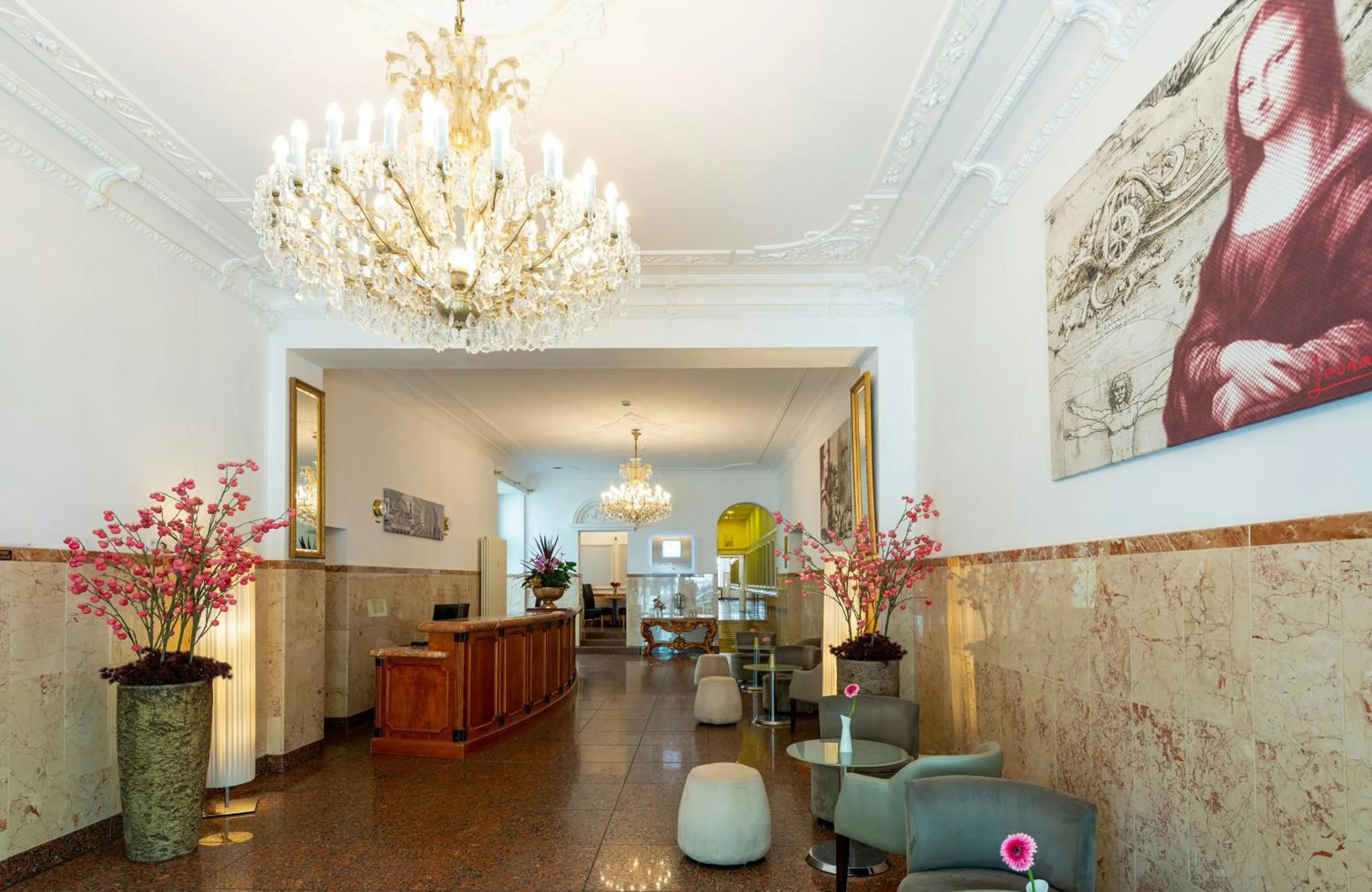 Lobby or reception in Leonardo Hotel Berlin KU'DAMM