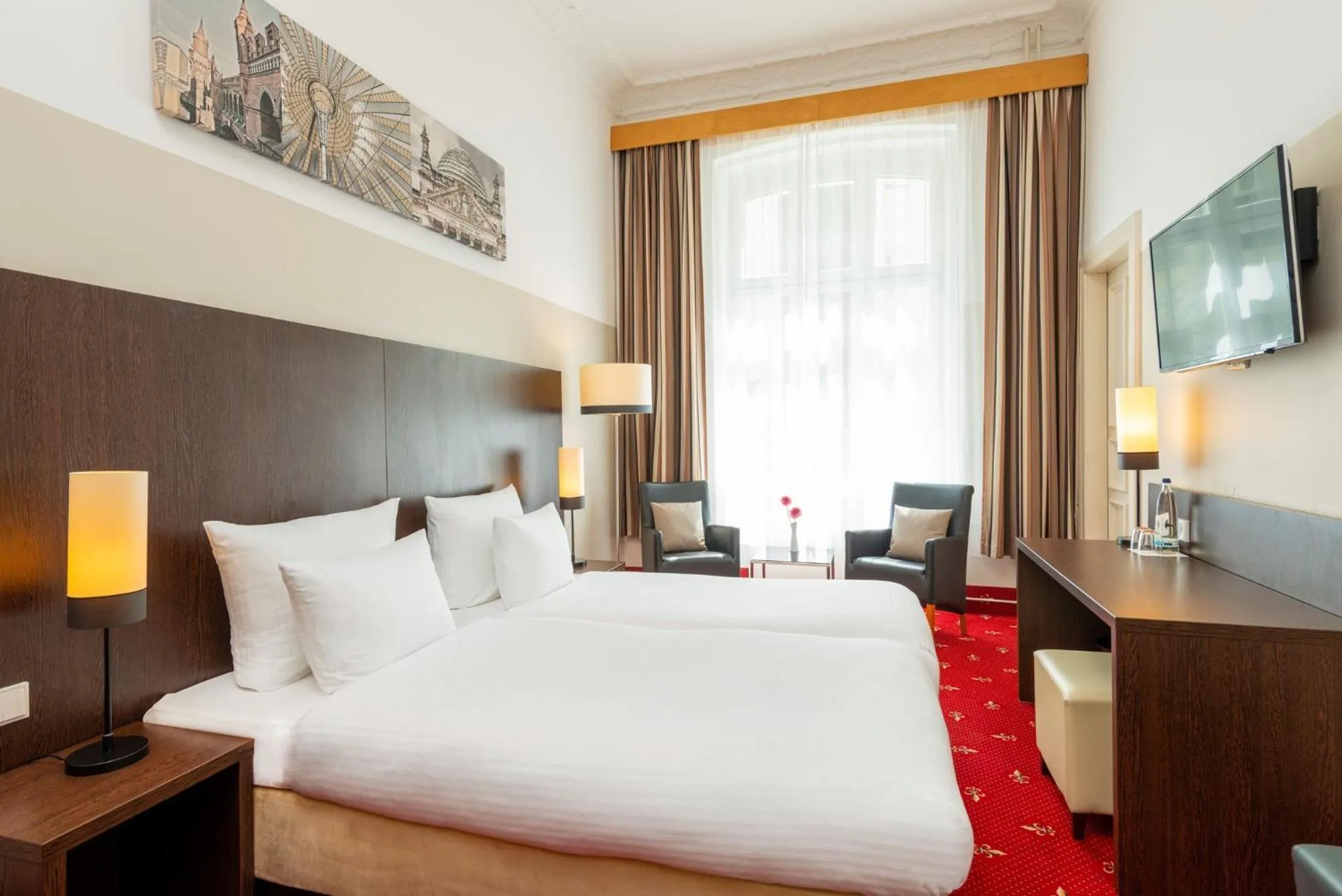 Photo of the whole room, Bed in Leonardo Hotel Berlin KU'DAMM