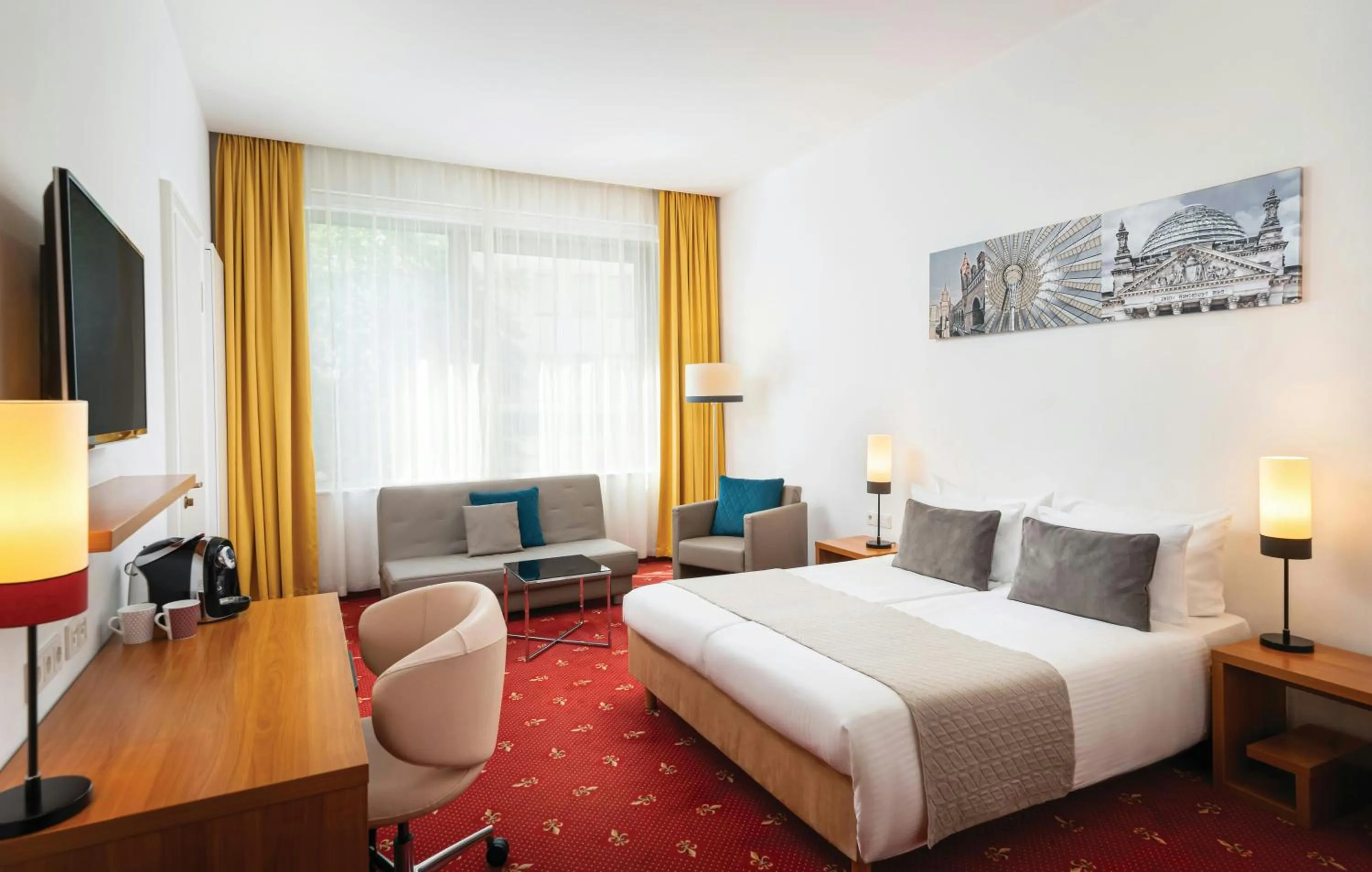 Photo of the whole room, Bed in Leonardo Hotel Berlin KU'DAMM