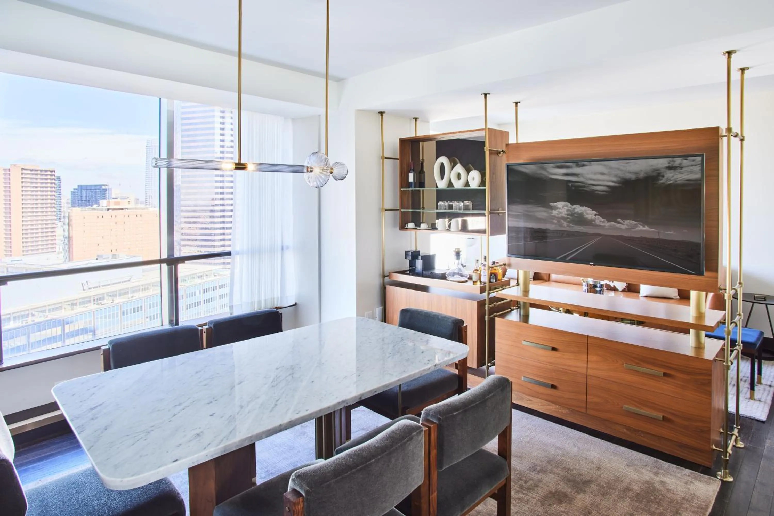 TV and multimedia in Thompson Dallas, by Hyatt