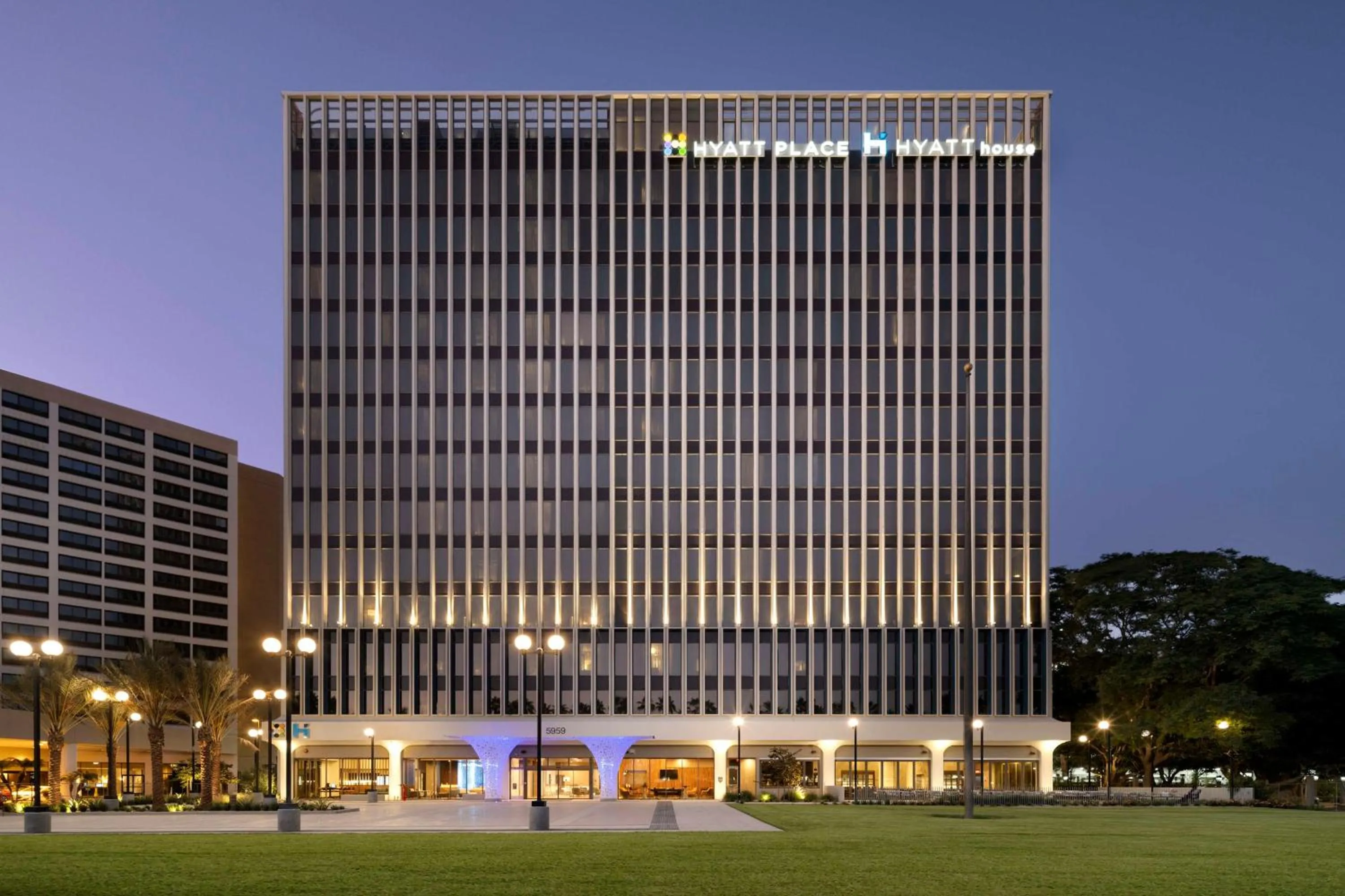 Property building in Hyatt House LAX Century Blvd