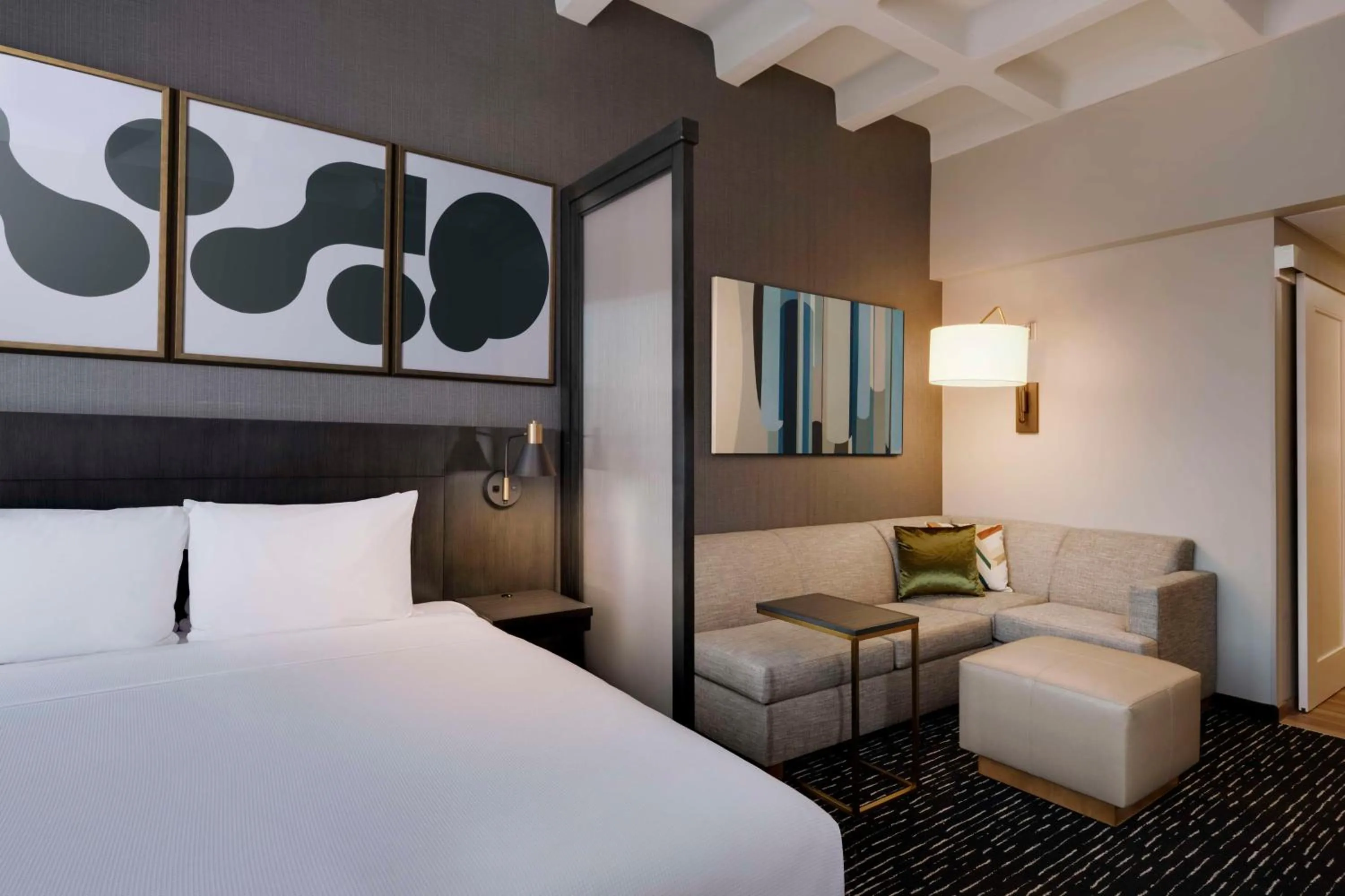 Bedroom, Bed in Hyatt House LAX Century Blvd