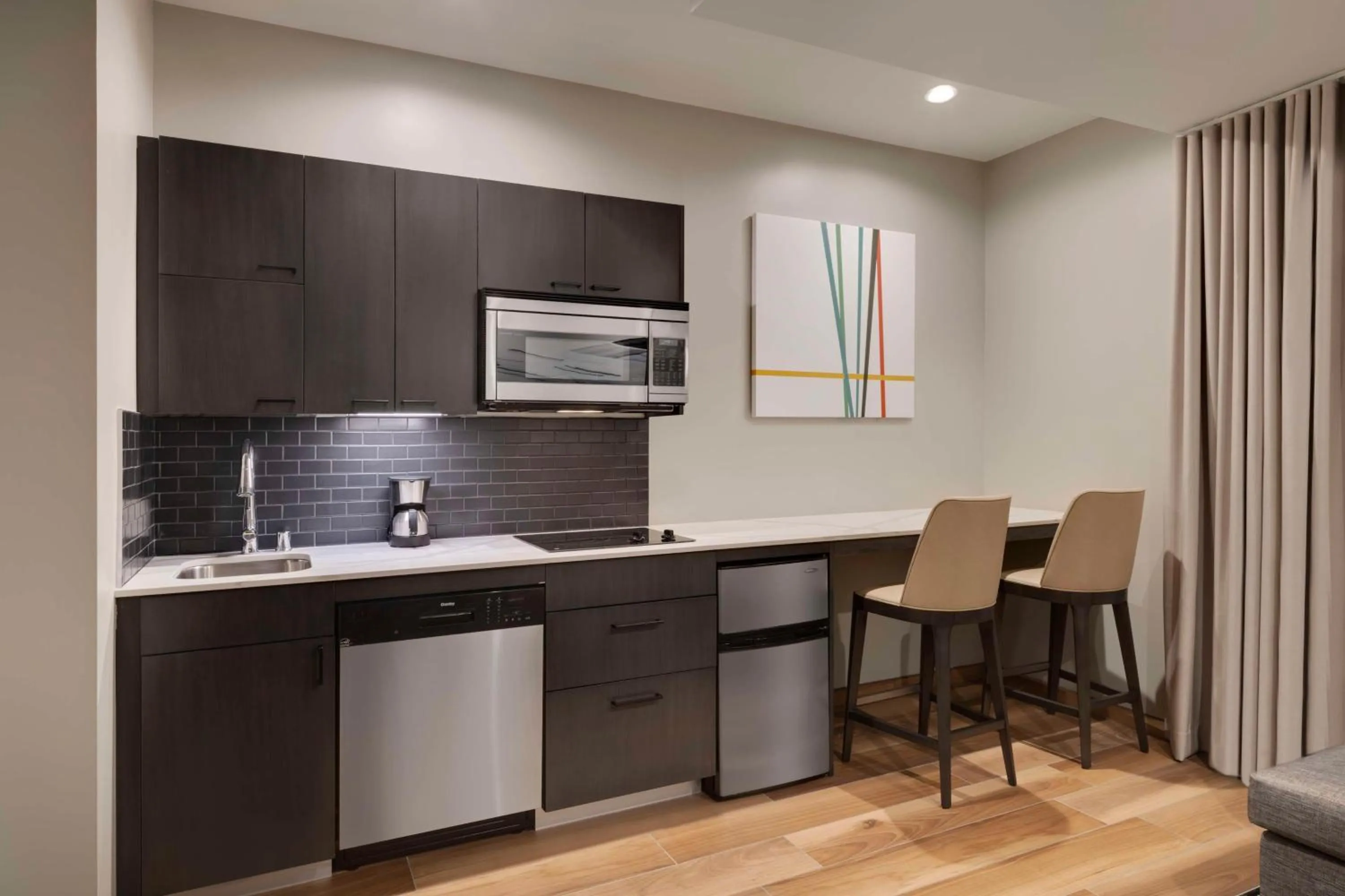 Kitchen or kitchenette in Hyatt House LAX Century Blvd