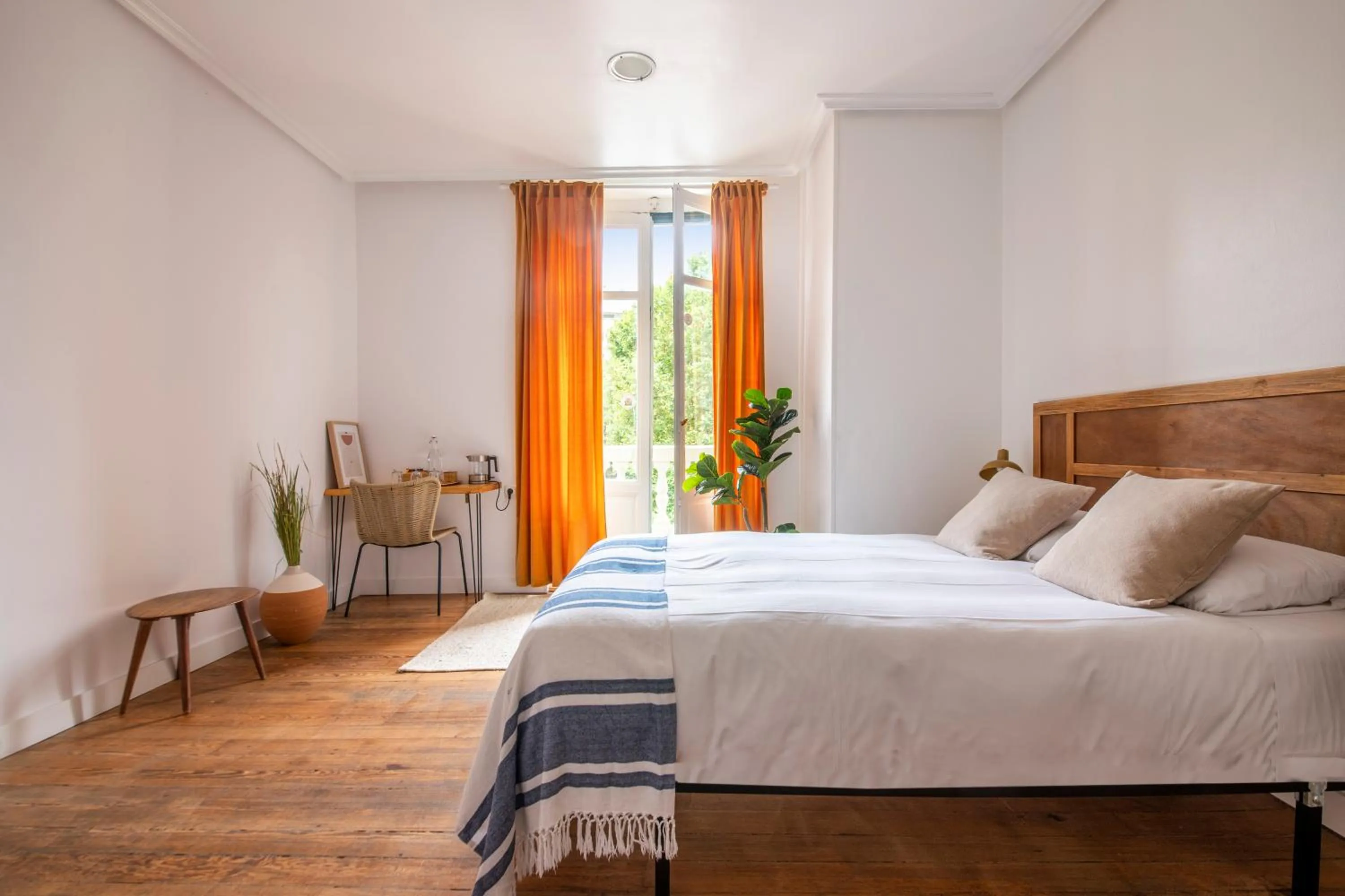 Bed in Belle Époque Self-check-in Guesthouse - Adults-Only