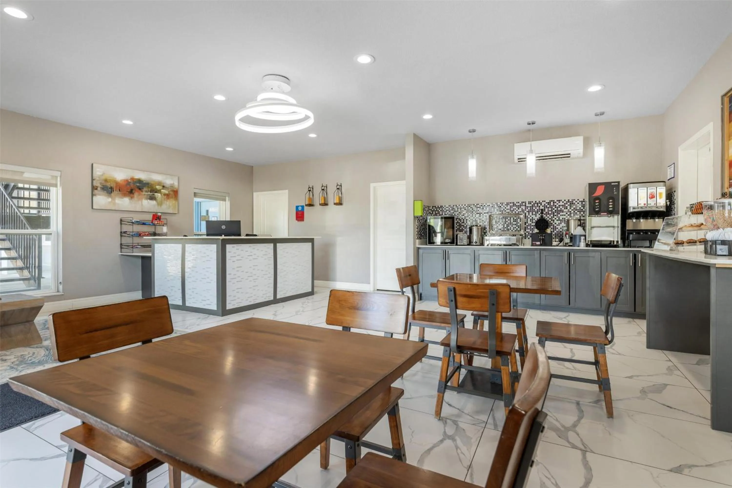 Breakfast in SureStay Plus Hotel by Best Western Ada