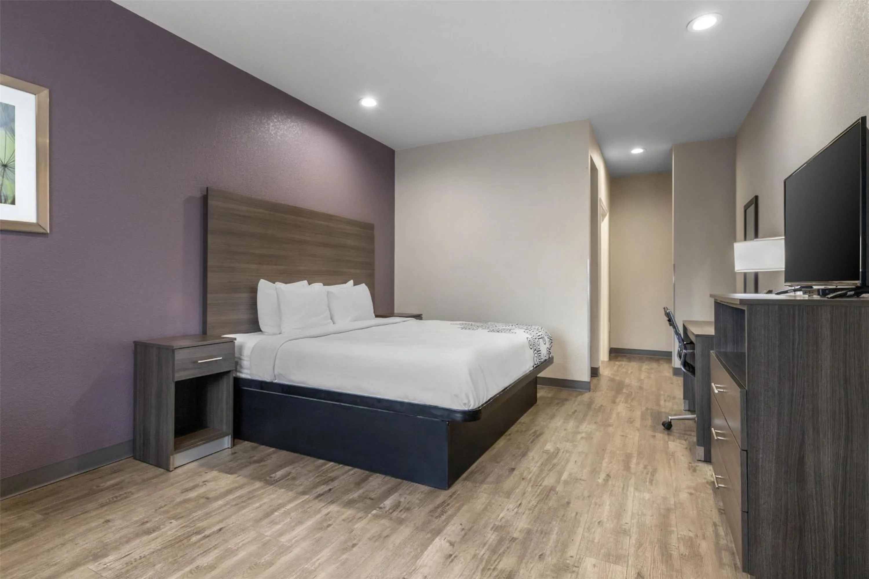 Bedroom, Bed in SureStay Plus Hotel by Best Western Ada