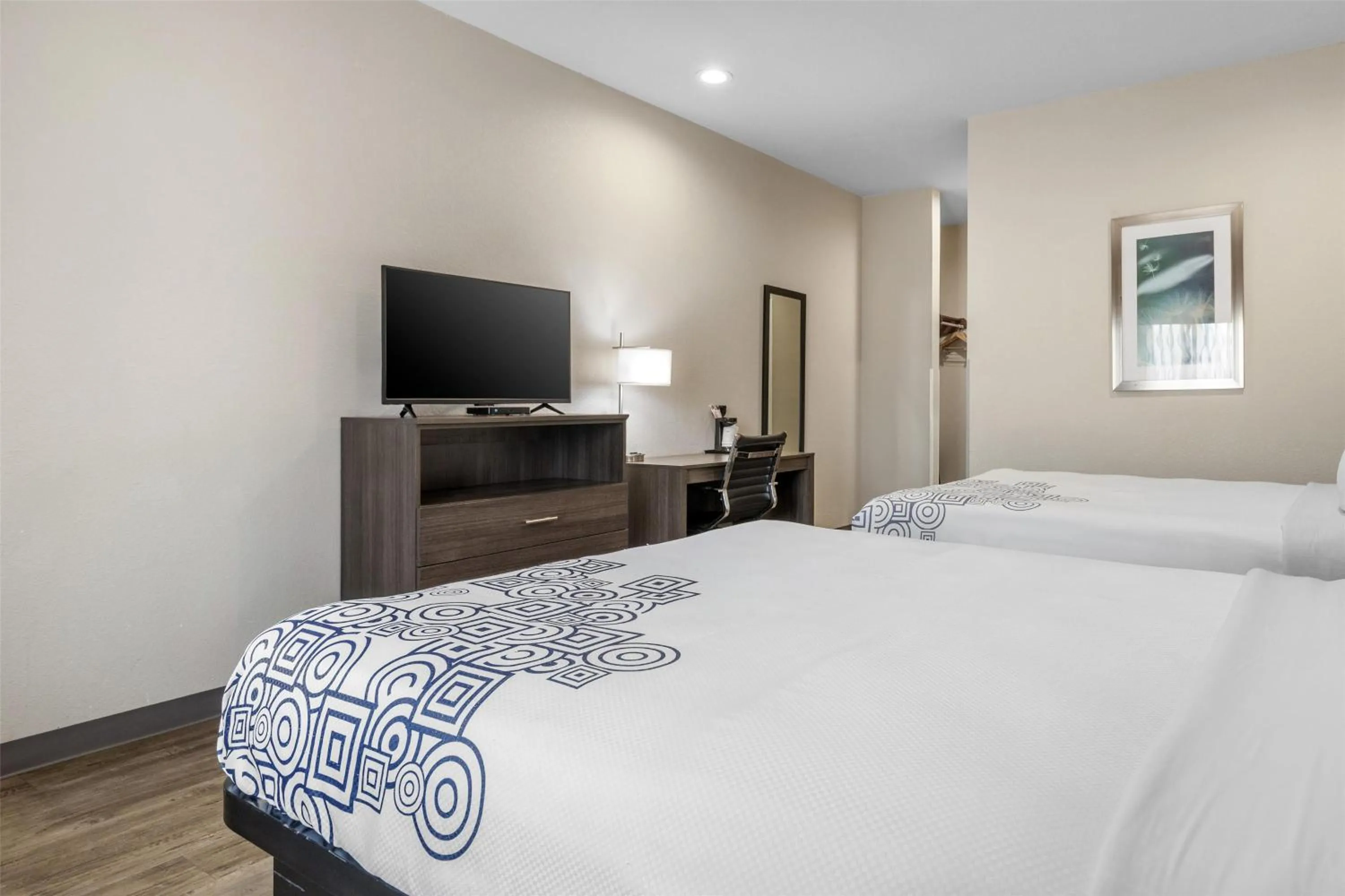 Bedroom, Bed in SureStay Plus Hotel by Best Western Ada
