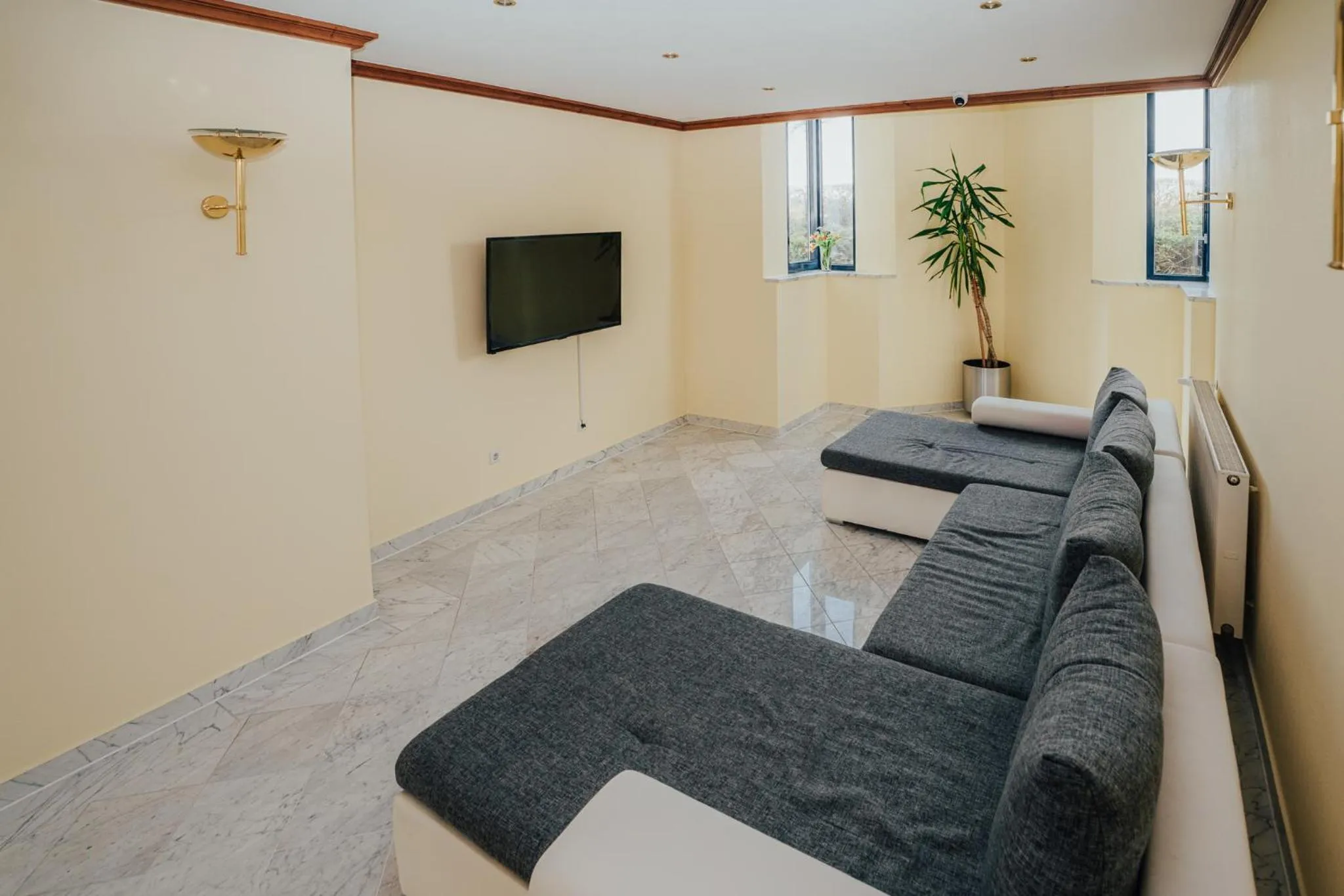 Communal lounge/ TV room in Lechpark Hotel