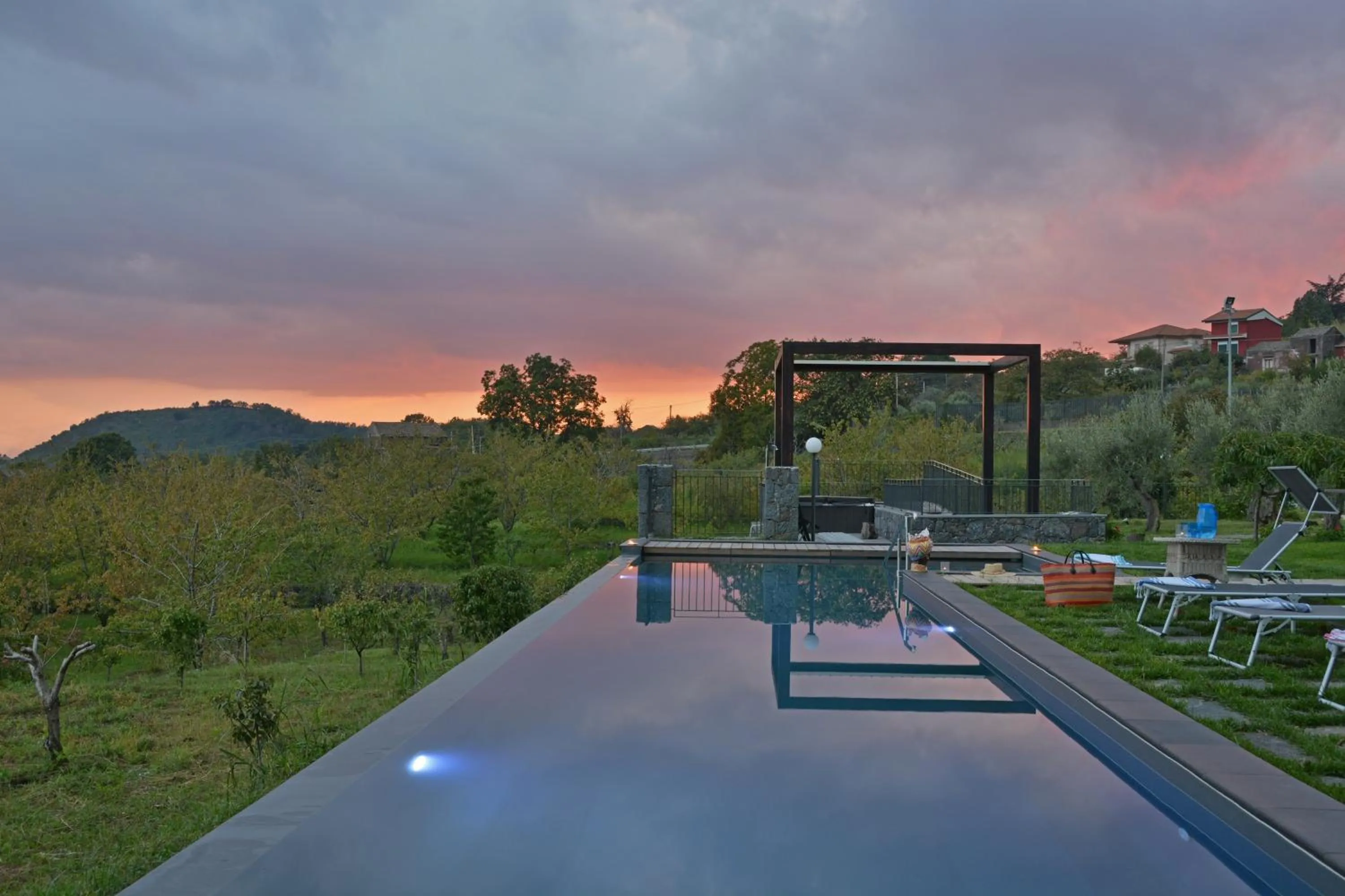 Swimming pool in Cirasa Luxury Country House