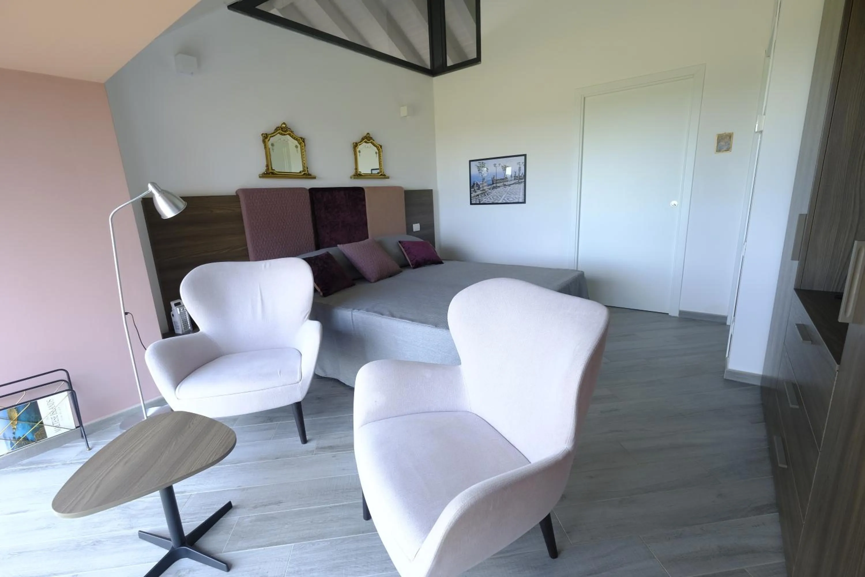 Photo of the whole room in Cirasa Luxury Country House