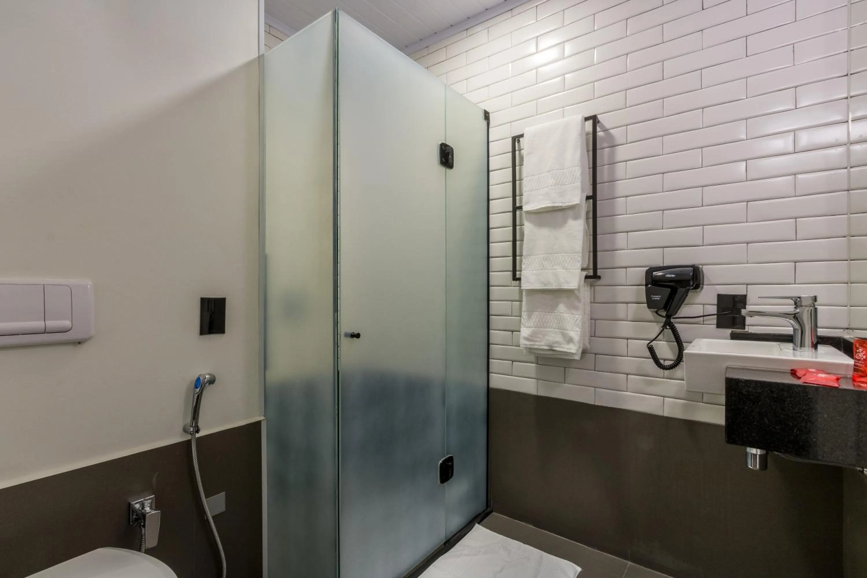 Bathroom in ibis Ribeirao Preto Vila do Golf