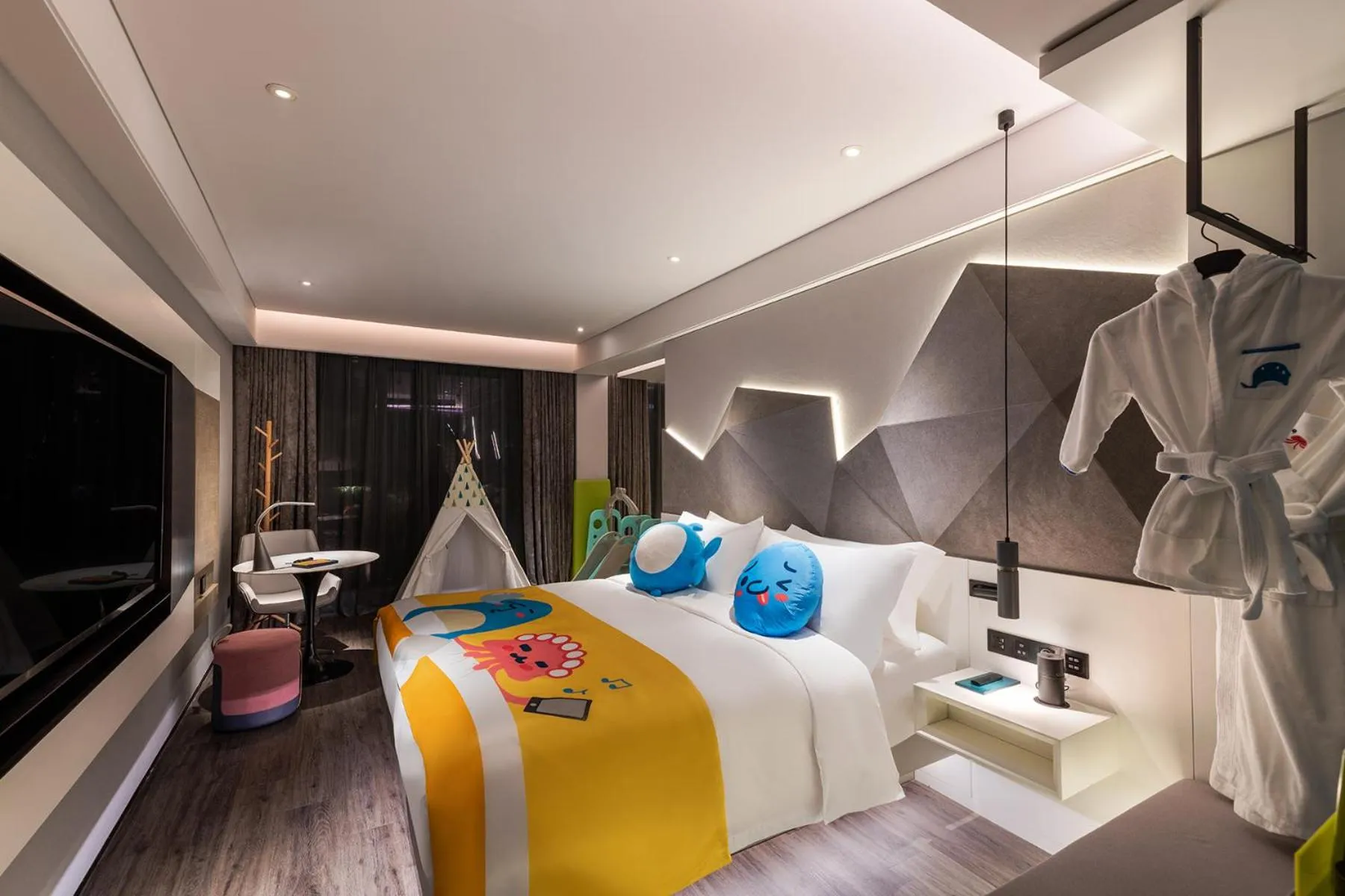 Bed in Novotel Yangzhou City Center