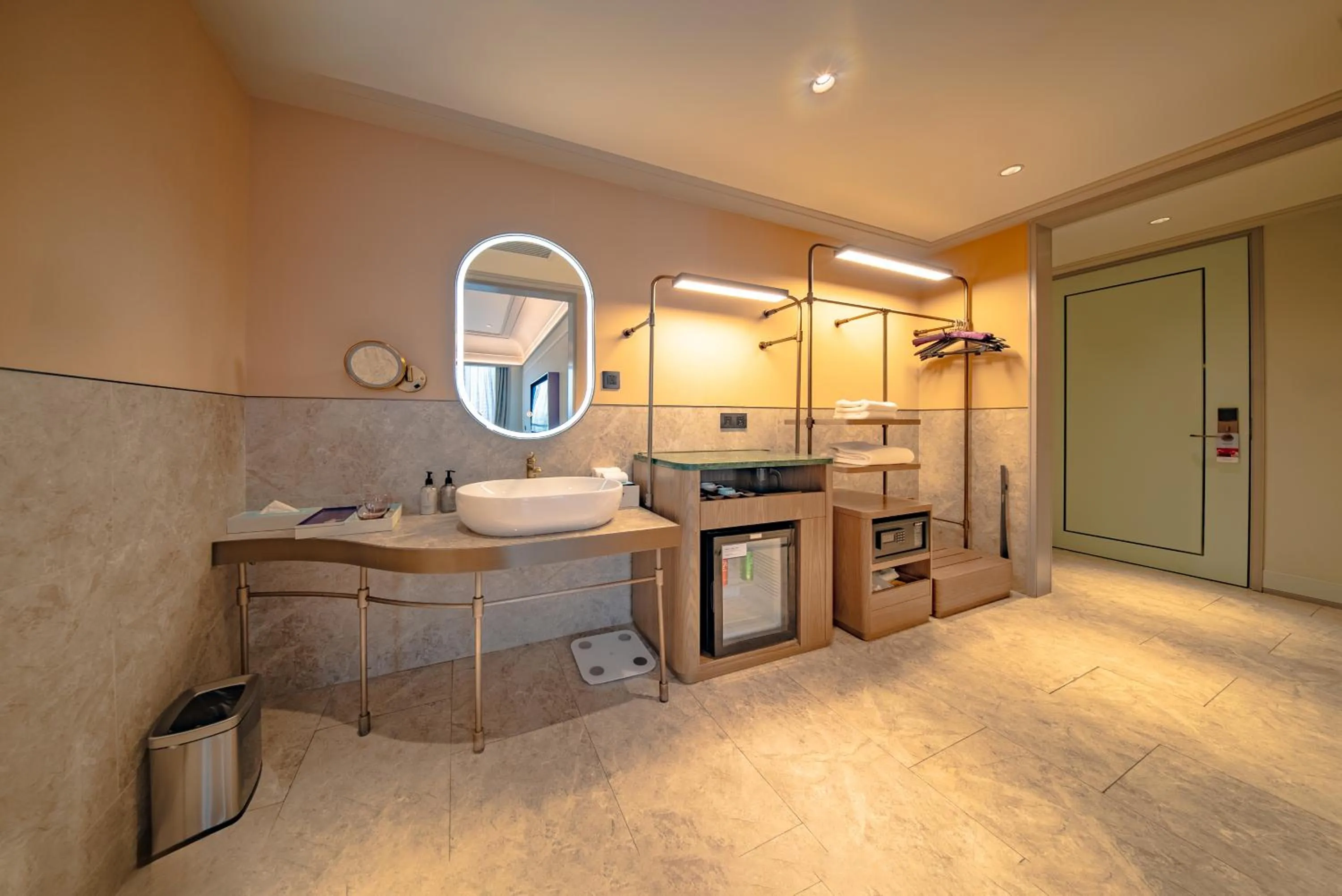 minibar in Mercure Lanzhou Downtown