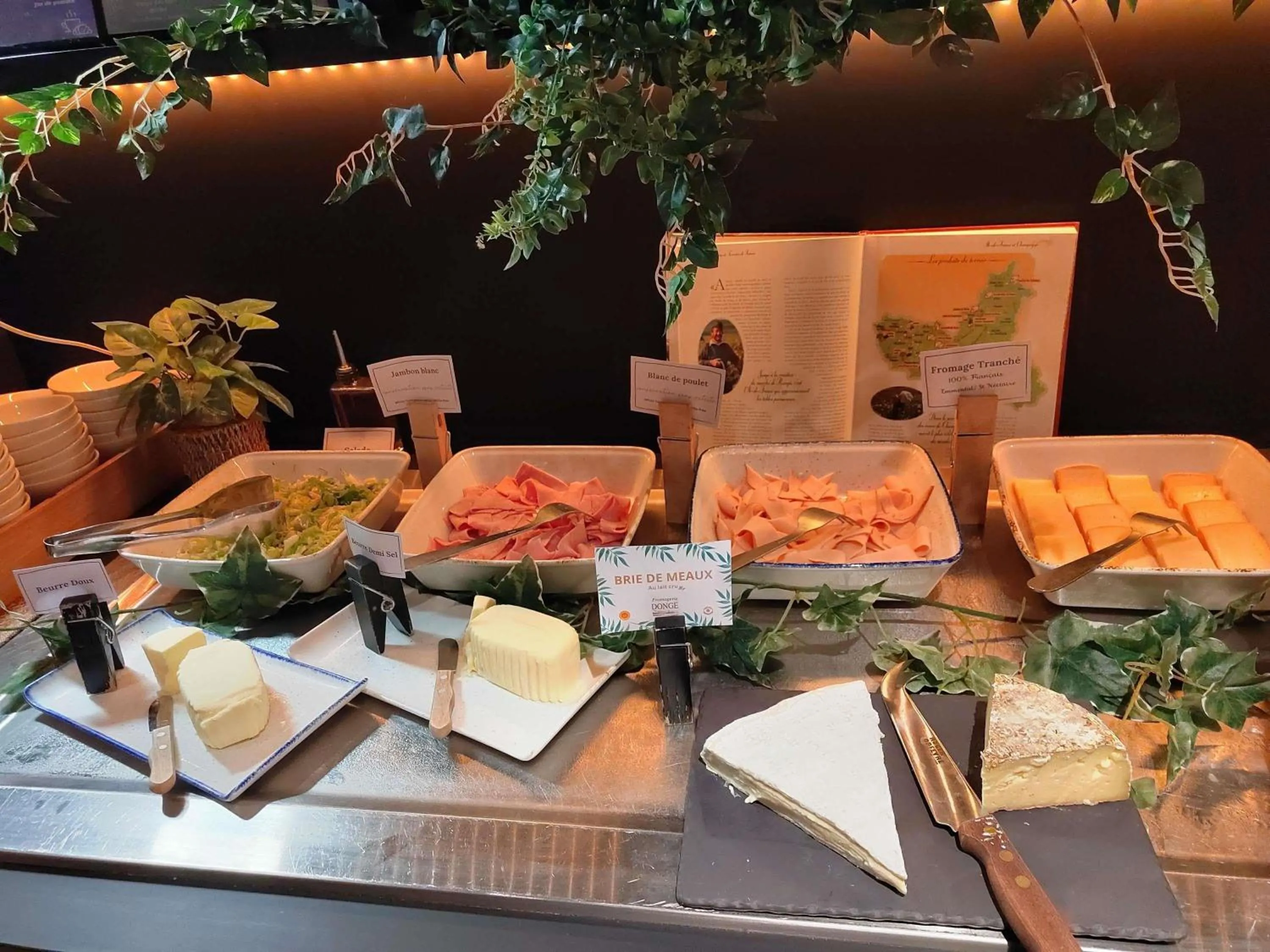 Breakfast in Ibis Montlhery Paris Sud