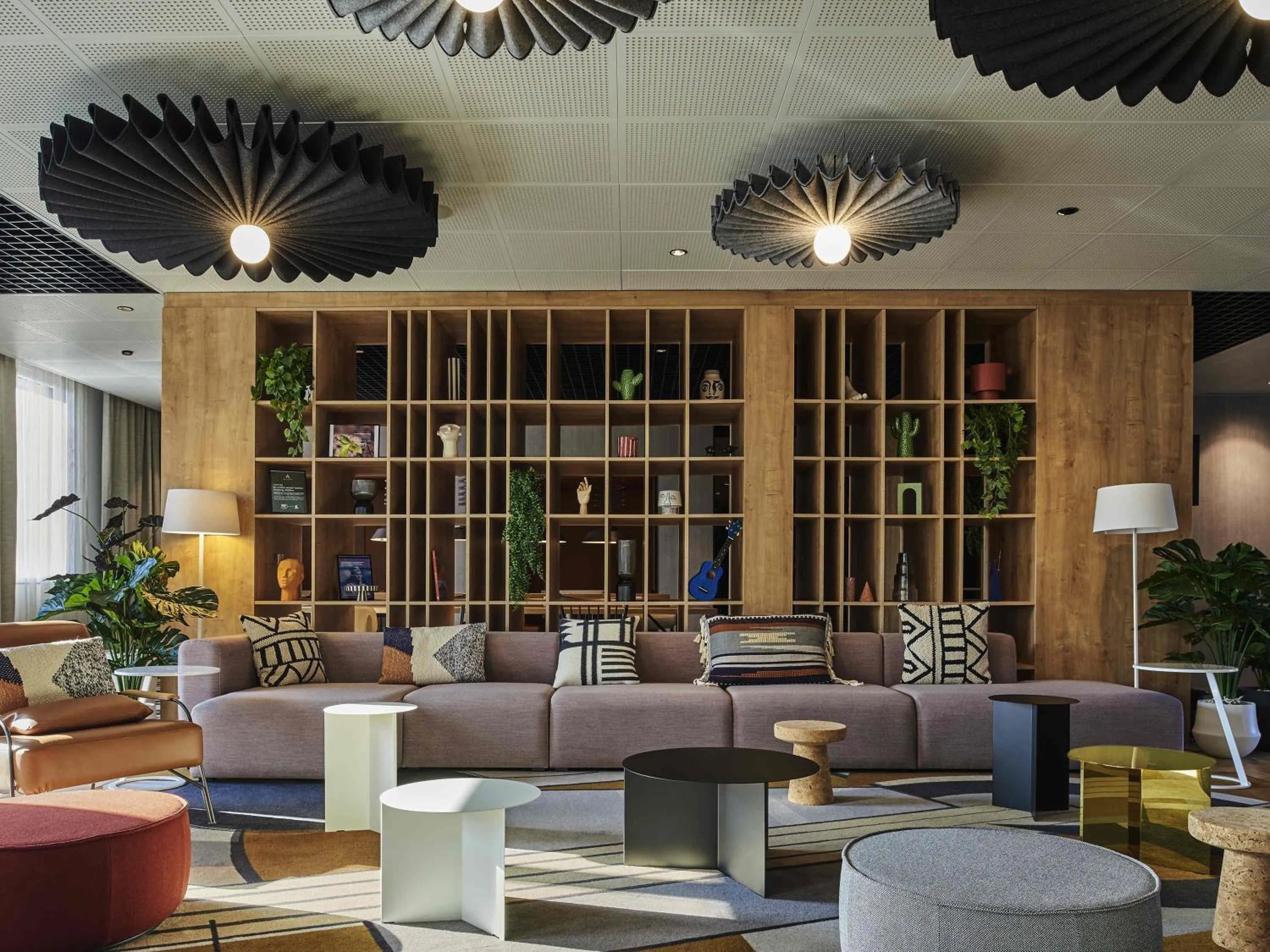 Lounge or bar in Ibis Montlhery Paris Sud