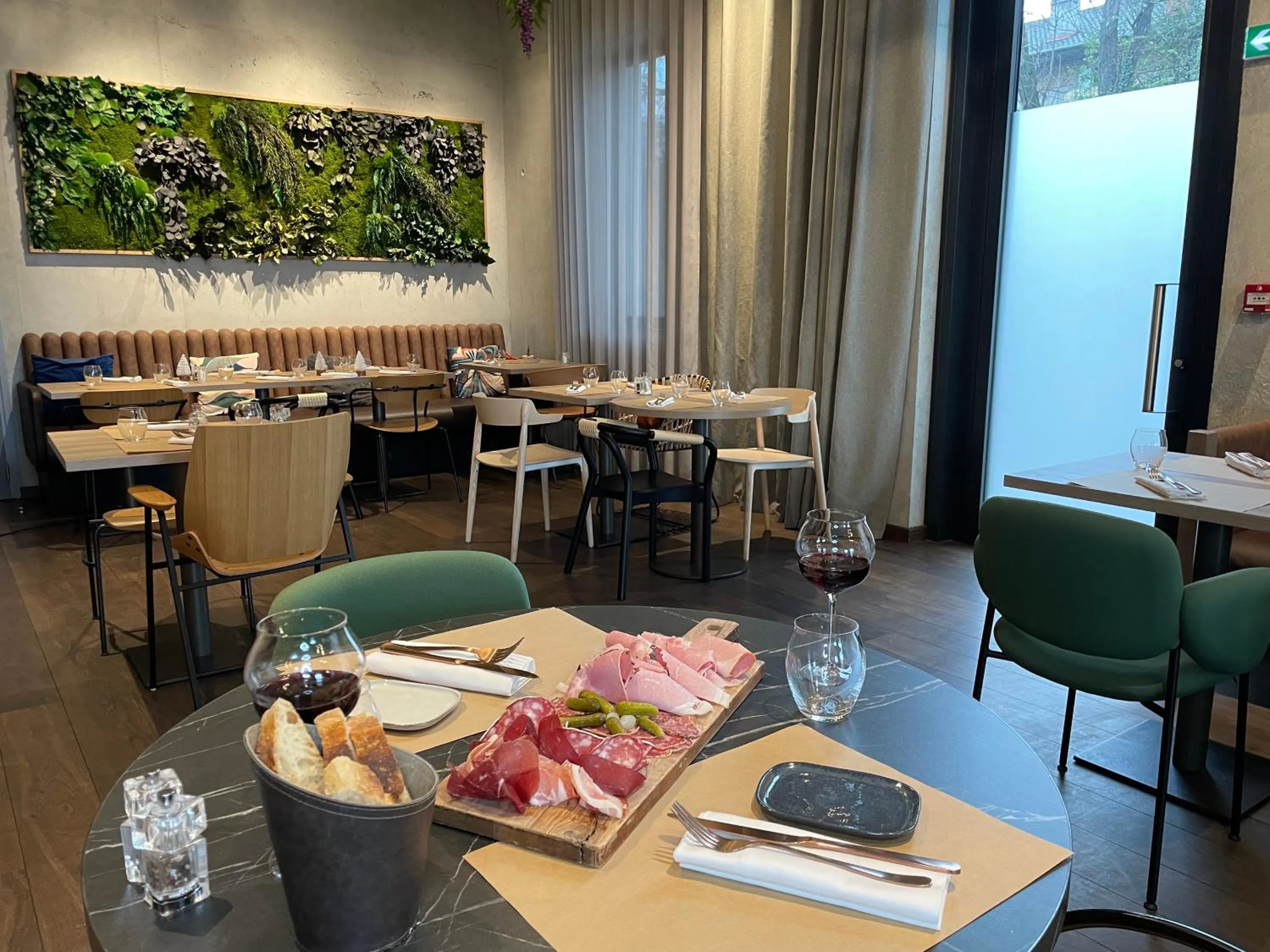 Restaurant/places to eat in Novotel Annemasse Centre - Porte de Genève