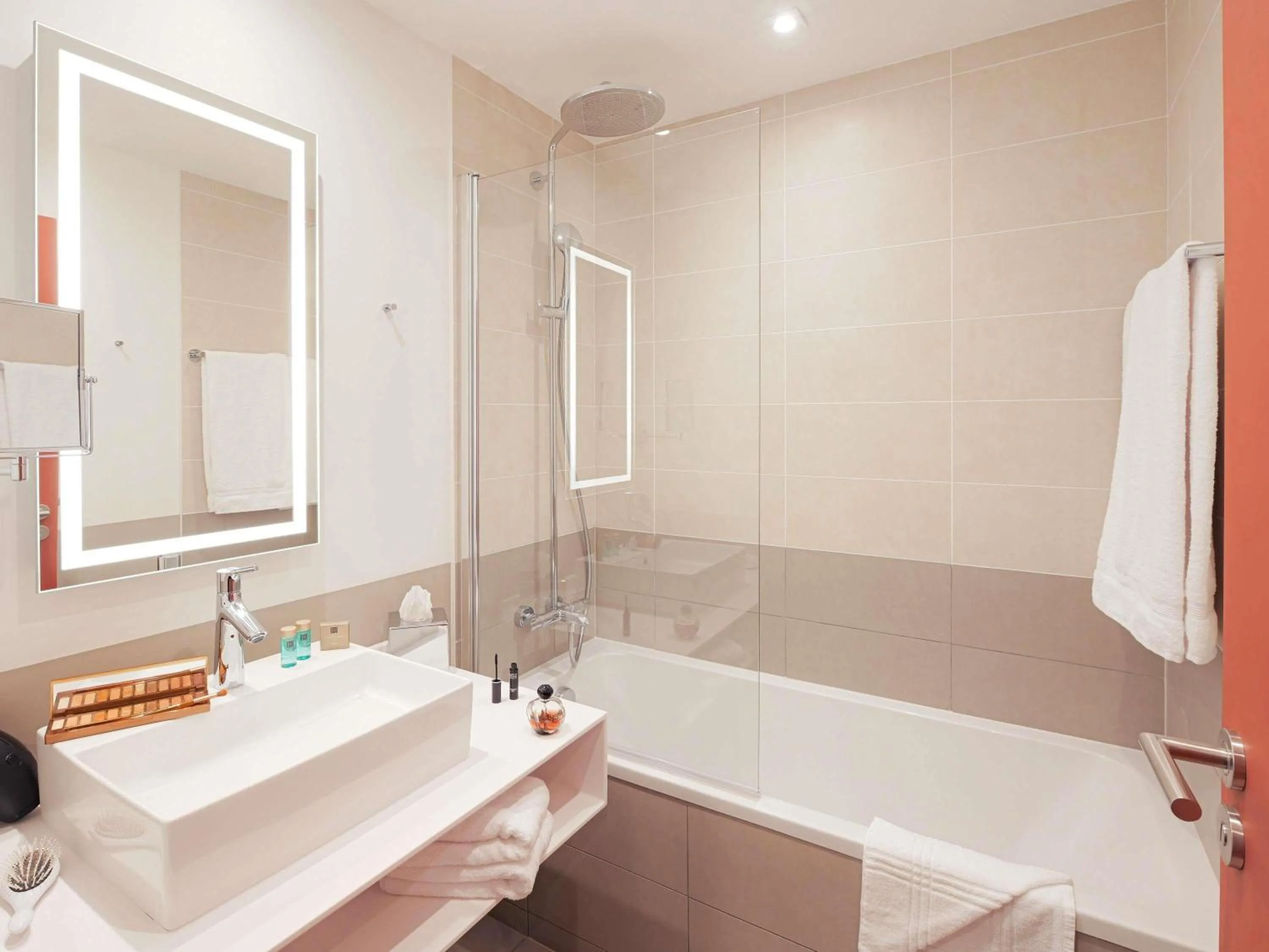 Bedroom in Novotel Annemasse Centre - Porte de Genève