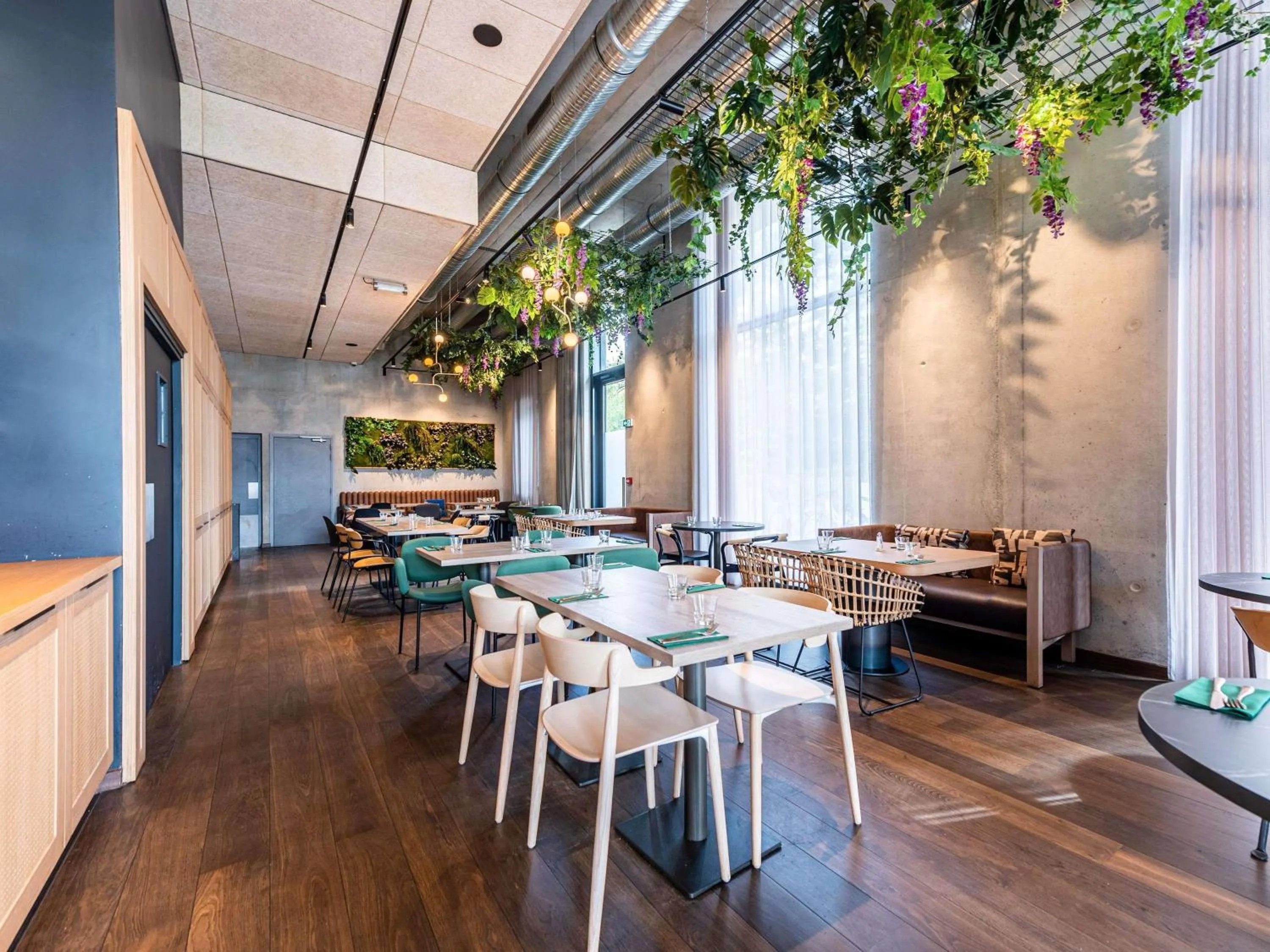 Lounge or bar in Novotel Annemasse Centre - Porte de Genève