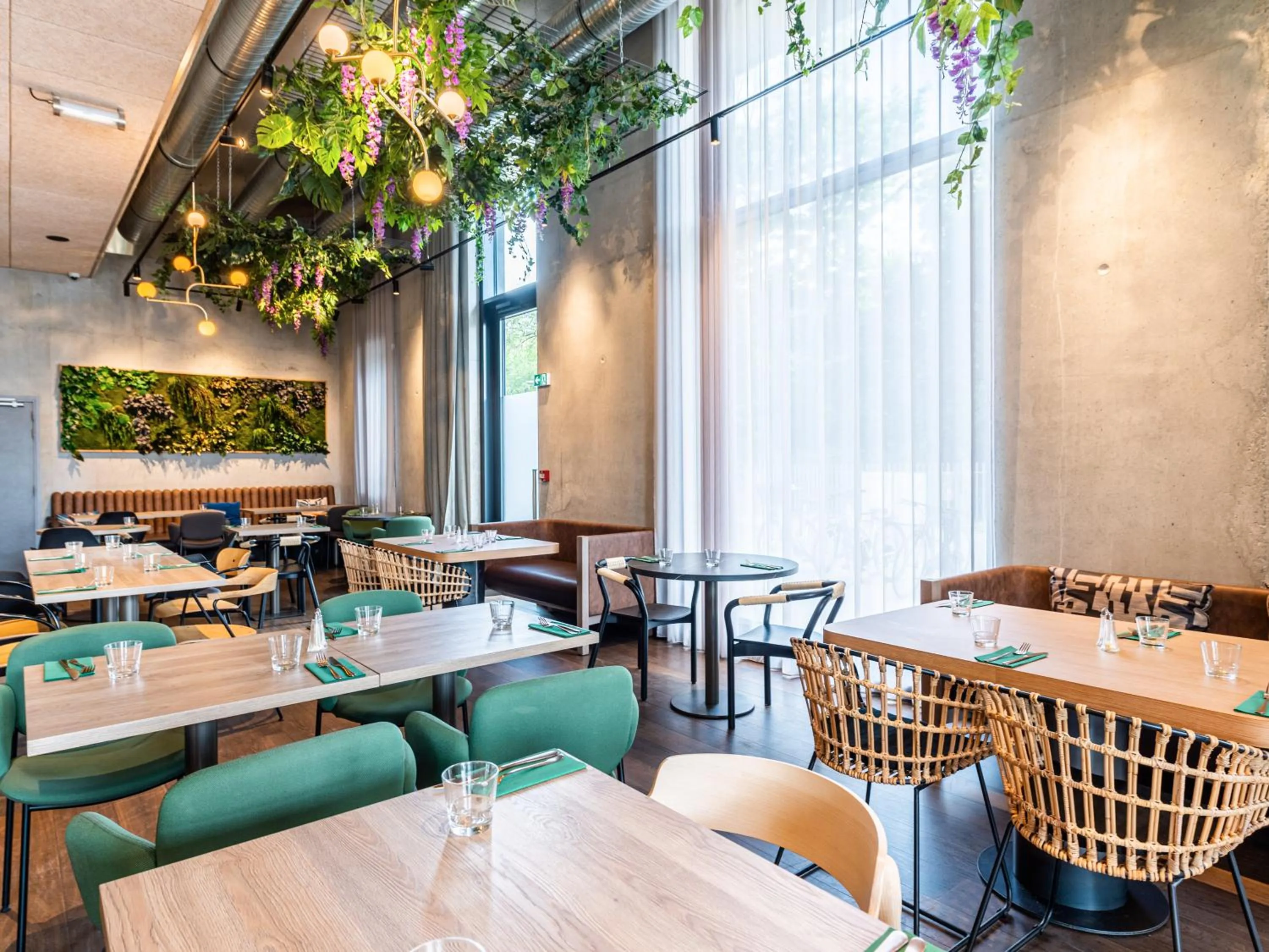 Restaurant/places to eat in Novotel Annemasse Centre - Porte de Genève