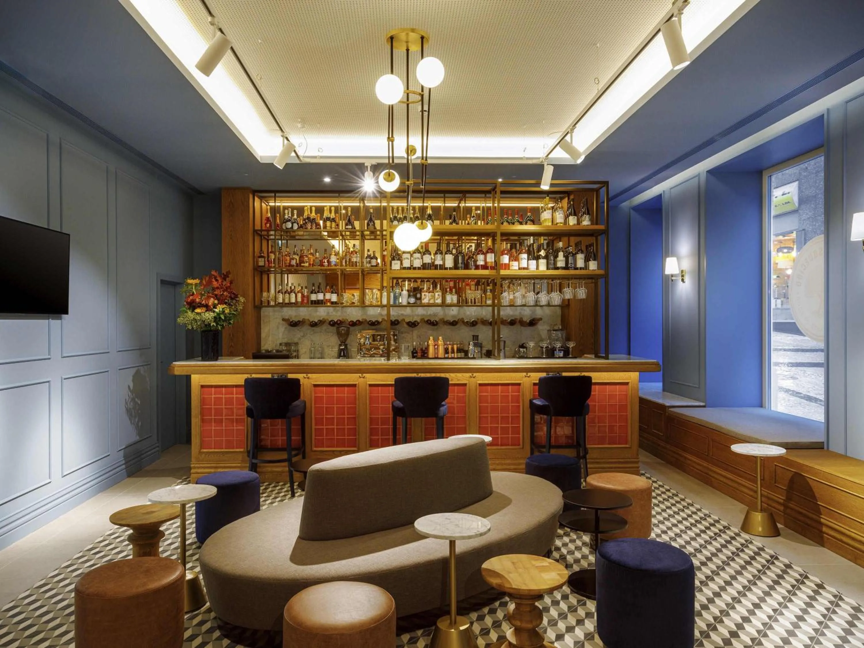 Lounge or bar in Mercure Porto Centro Aliados