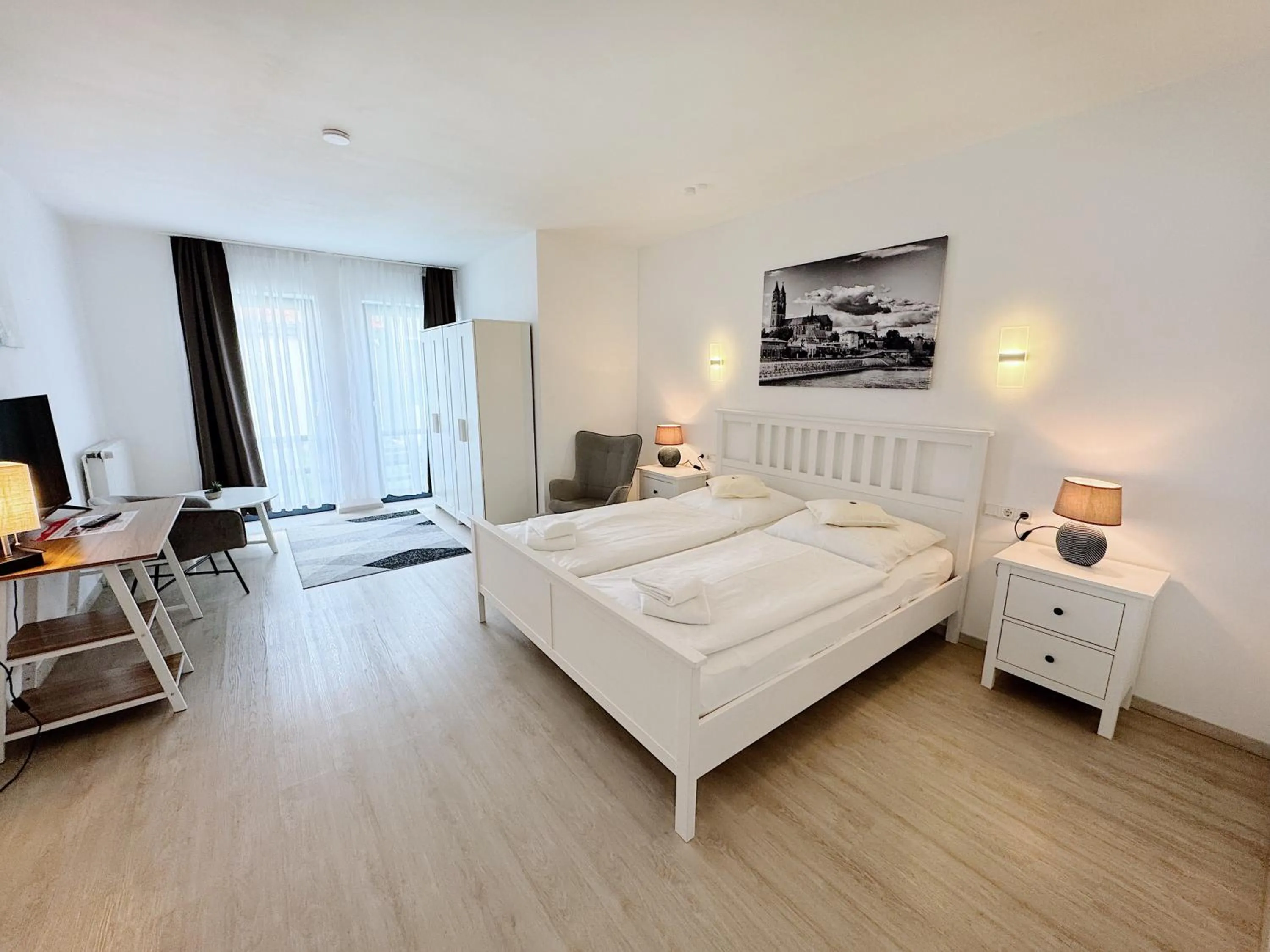 Bed in REGIOHOTEL Wittekind Burg - #AutobahnA2 #TopPreisLeistung #FreeParking #Wallbox