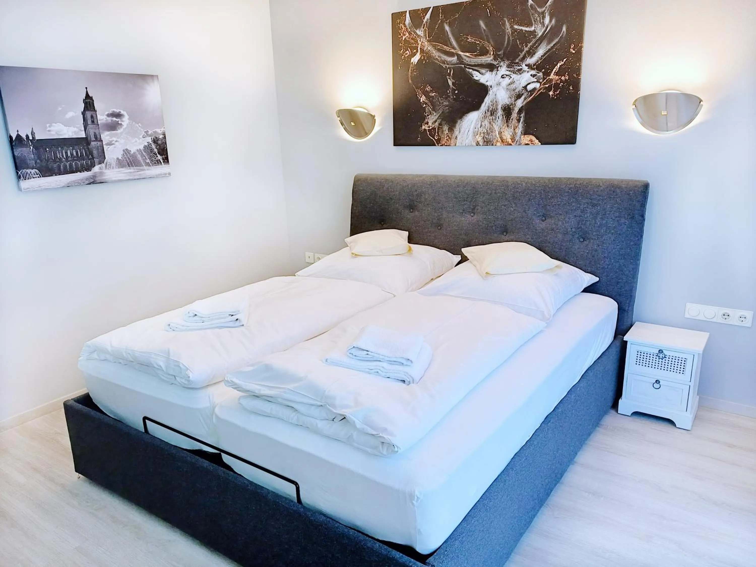 Bed in REGIOHOTEL Wittekind Burg - #AutobahnA2 #TopPreisLeistung #FreeParking #Wallbox