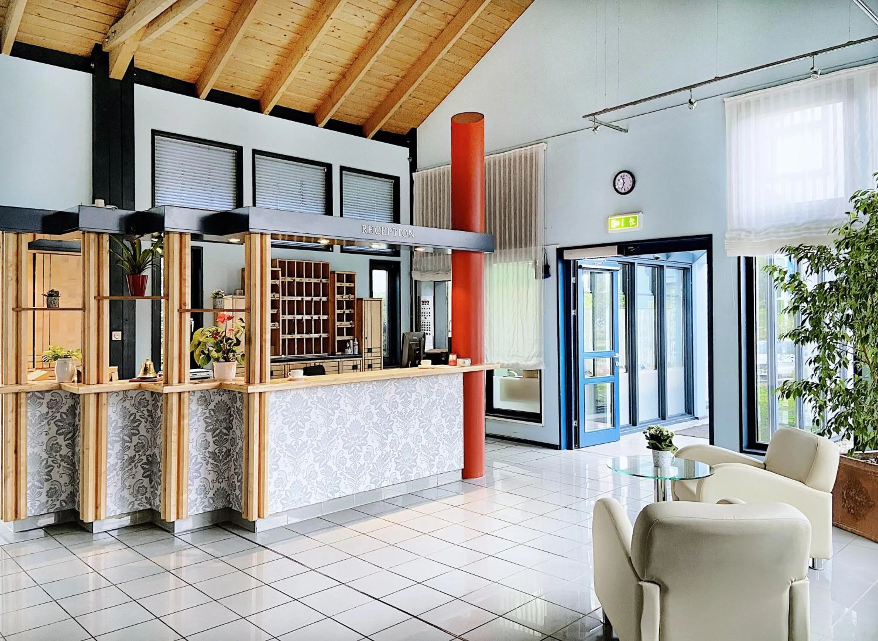 Lobby or reception in REGIOHOTEL Wittekind Burg - #AutobahnA2 #TopPreisLeistung #FreeParking #Wallbox