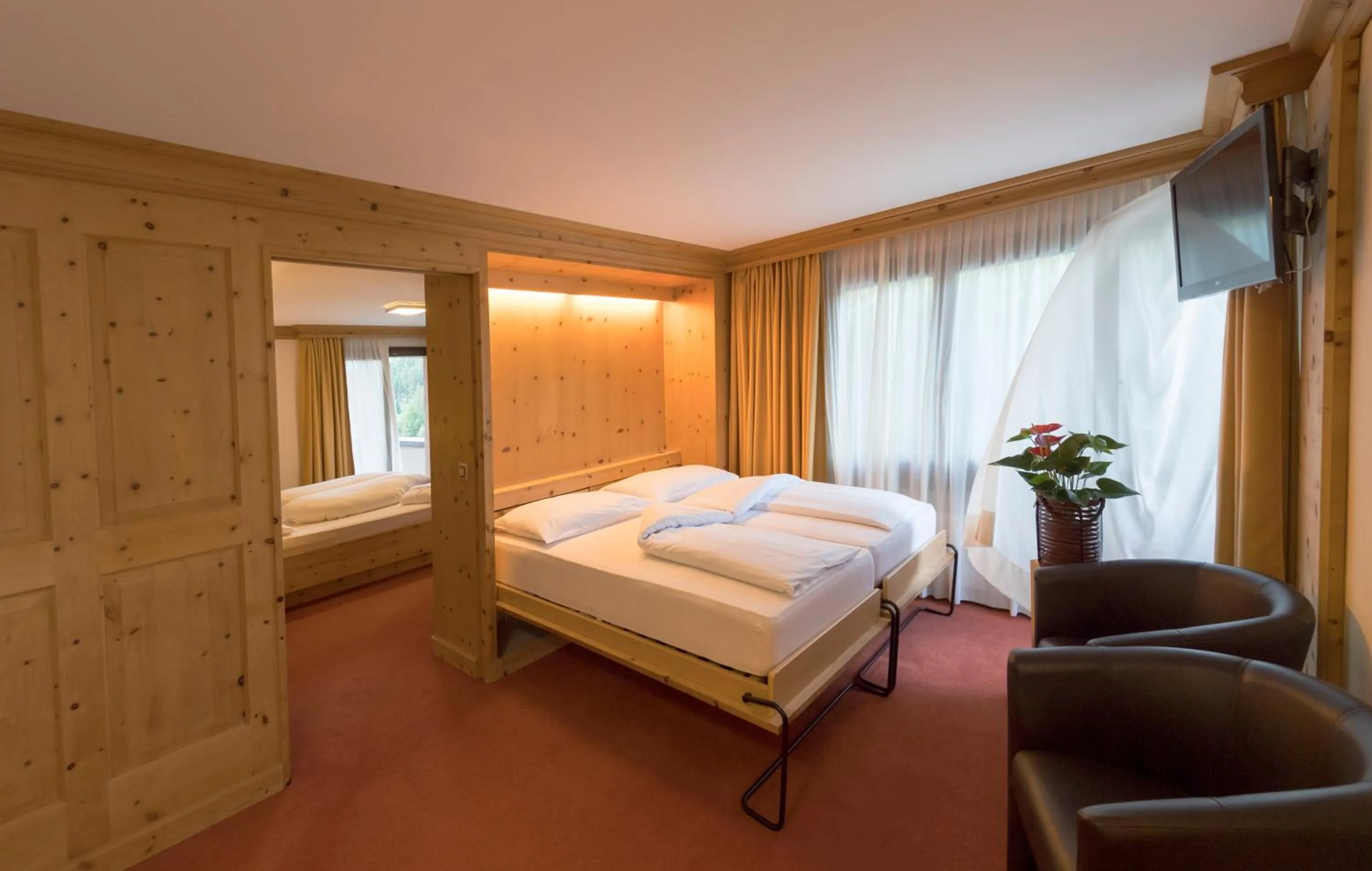 Photo of the whole room, Bed in Hotel Palü