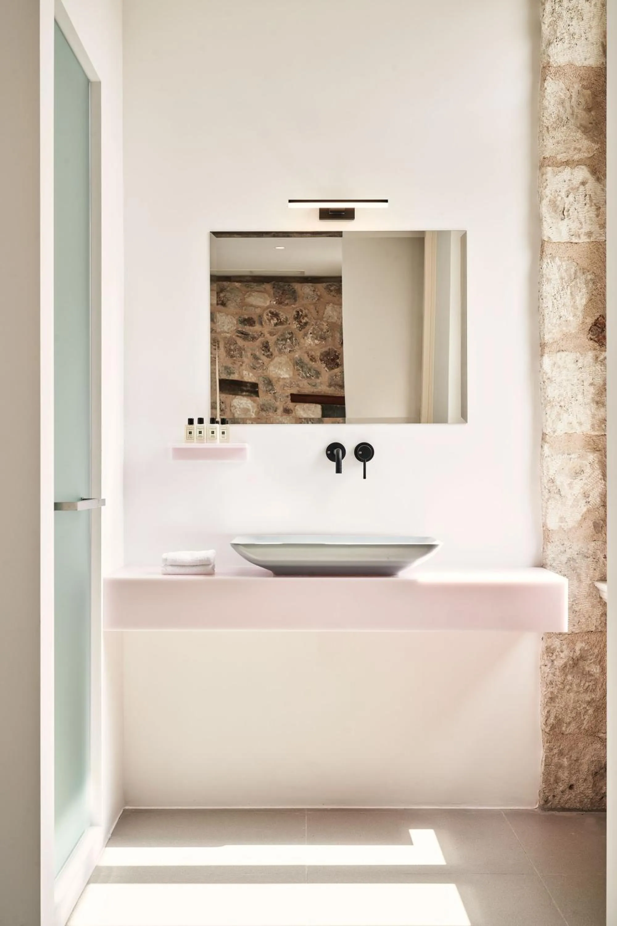 Bathroom in Asomaton