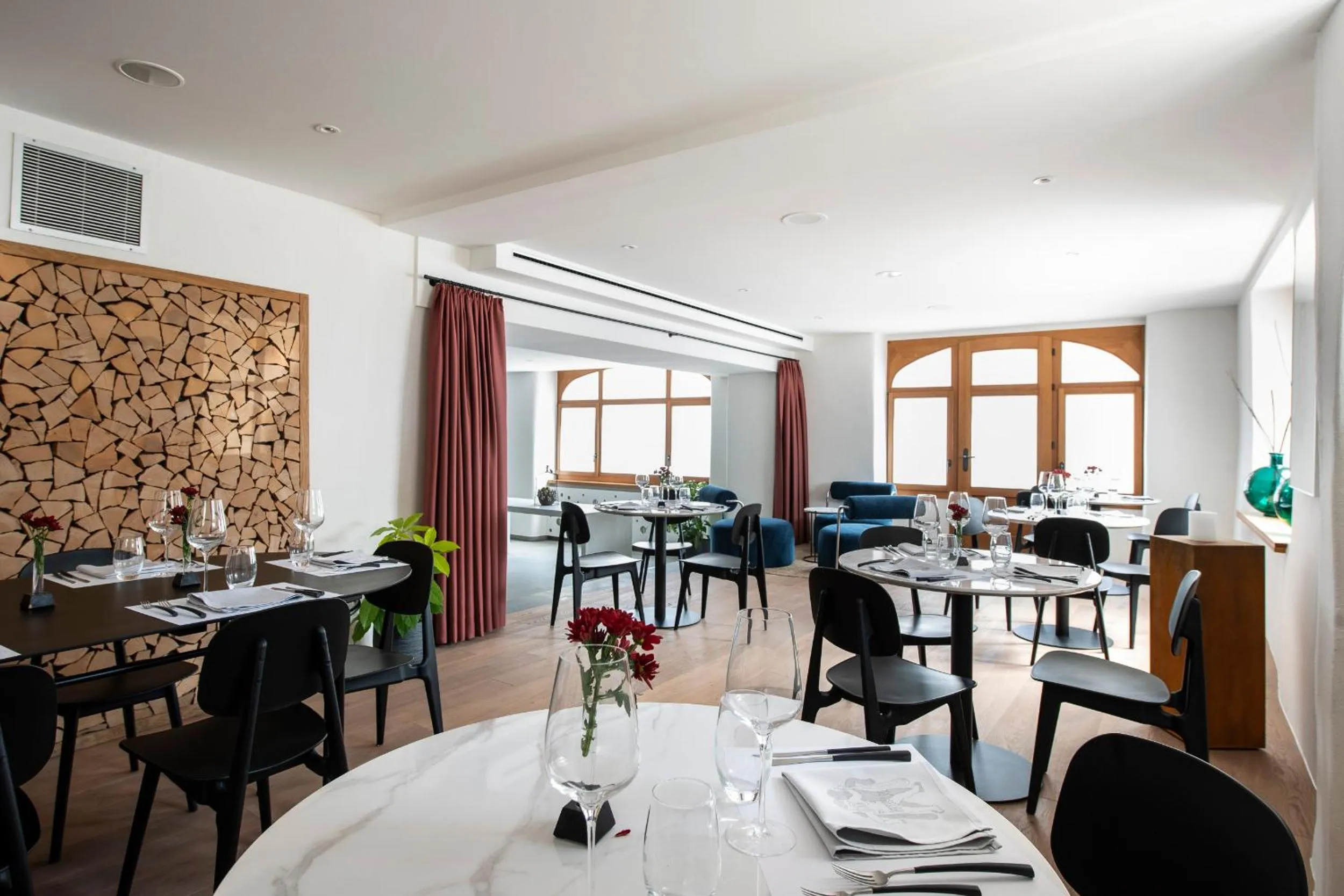 Restaurant/places to eat in Le Sauvage