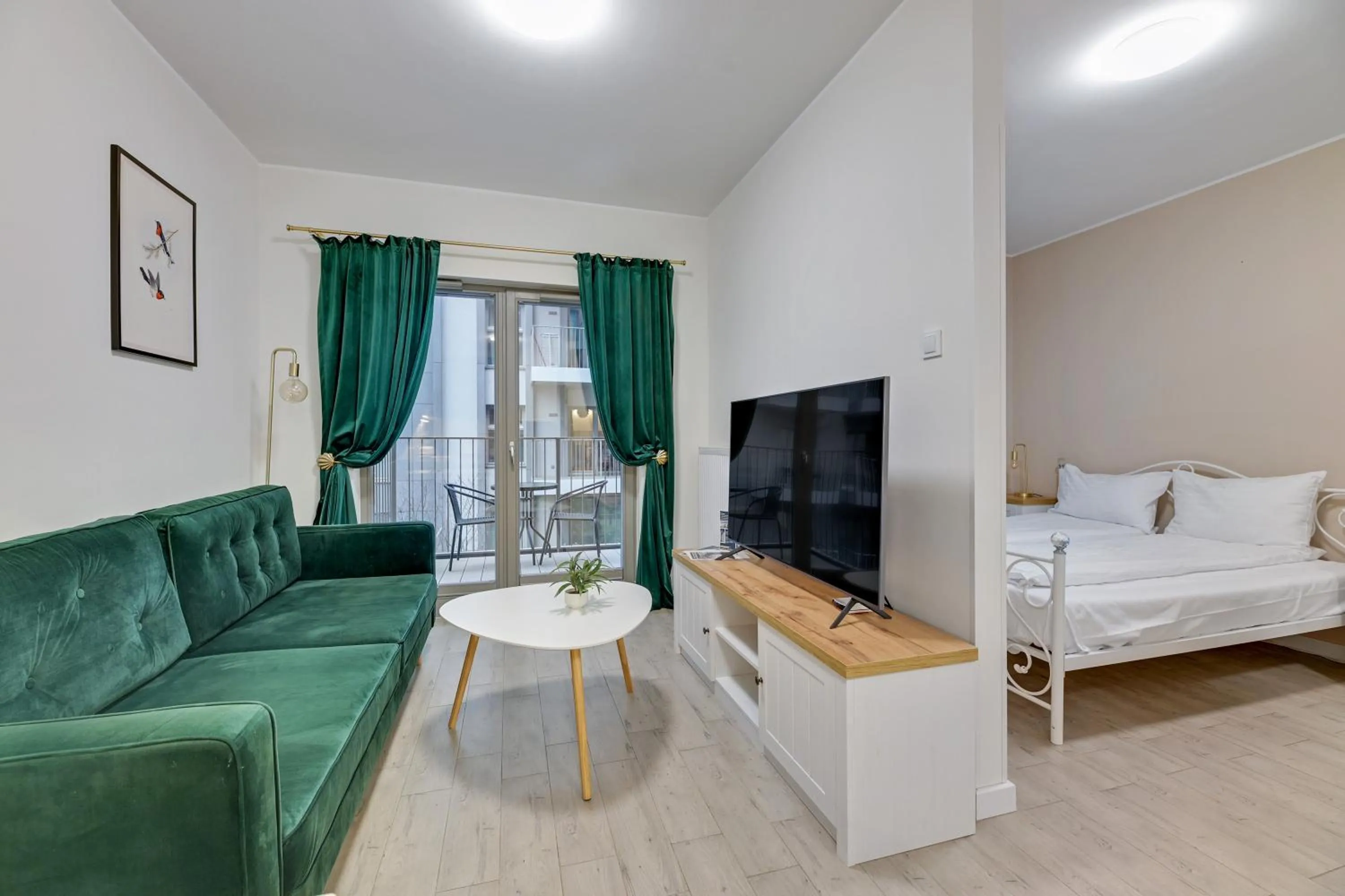 TV and multimedia, Bed in GRANO APARTMENTS Gdańsk Residence SPA & Wellness - GRANO APARTMENTS Gdańsk Old Town SPA & Wellness