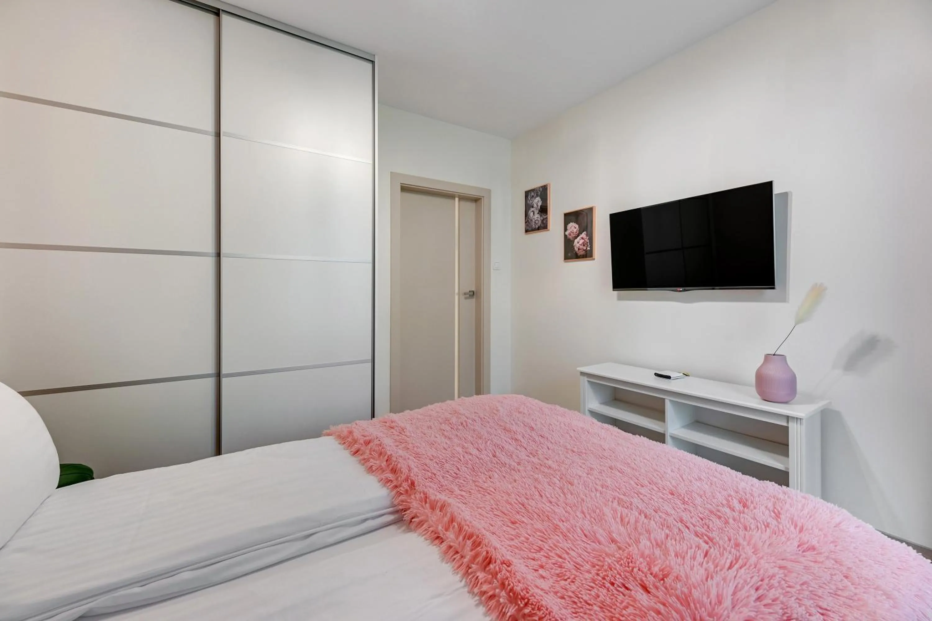 Bed in GRANO APARTMENTS Gdańsk Residence SPA & Wellness - GRANO APARTMENTS Gdańsk Old Town SPA & Wellness