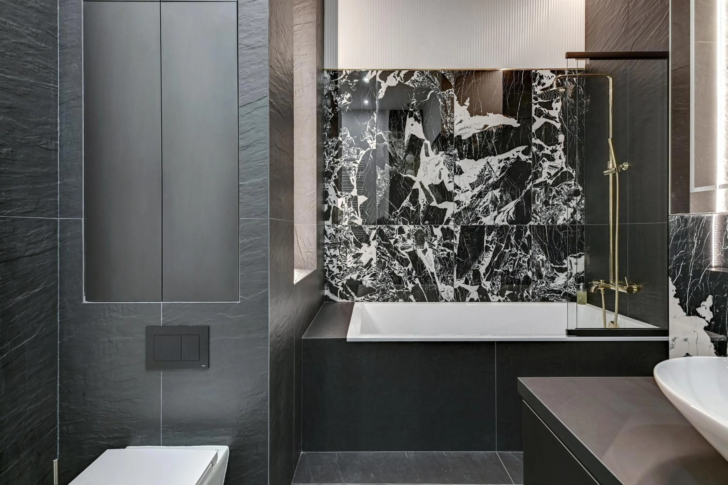 Shower in GRANO APARTMENTS Gdańsk Residence SPA & Wellness - GRANO APARTMENTS Gdańsk Old Town SPA & Wellness