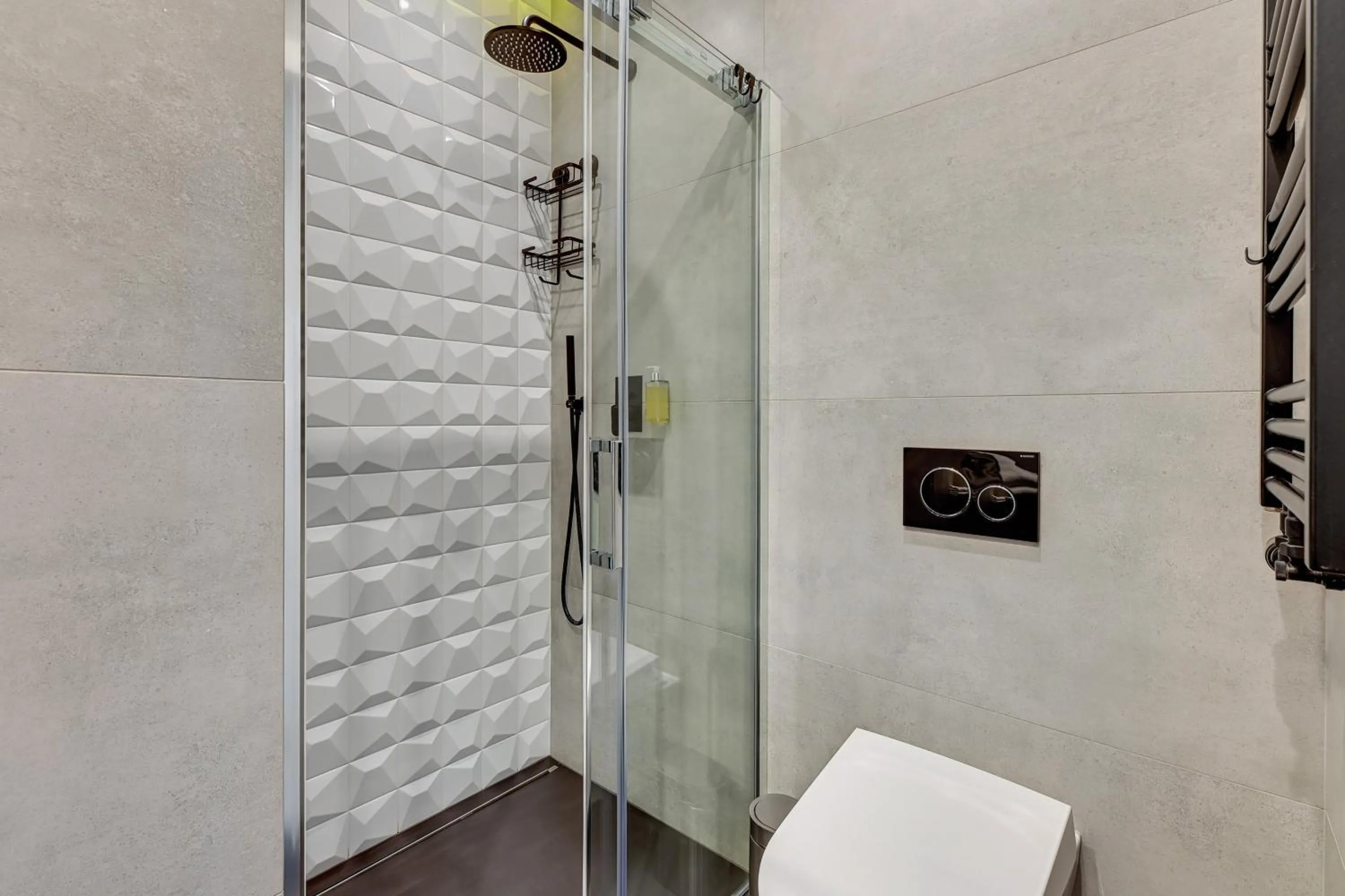 Shower in GRANO APARTMENTS Gdańsk Residence SPA & Wellness - GRANO APARTMENTS Gdańsk Old Town SPA & Wellness