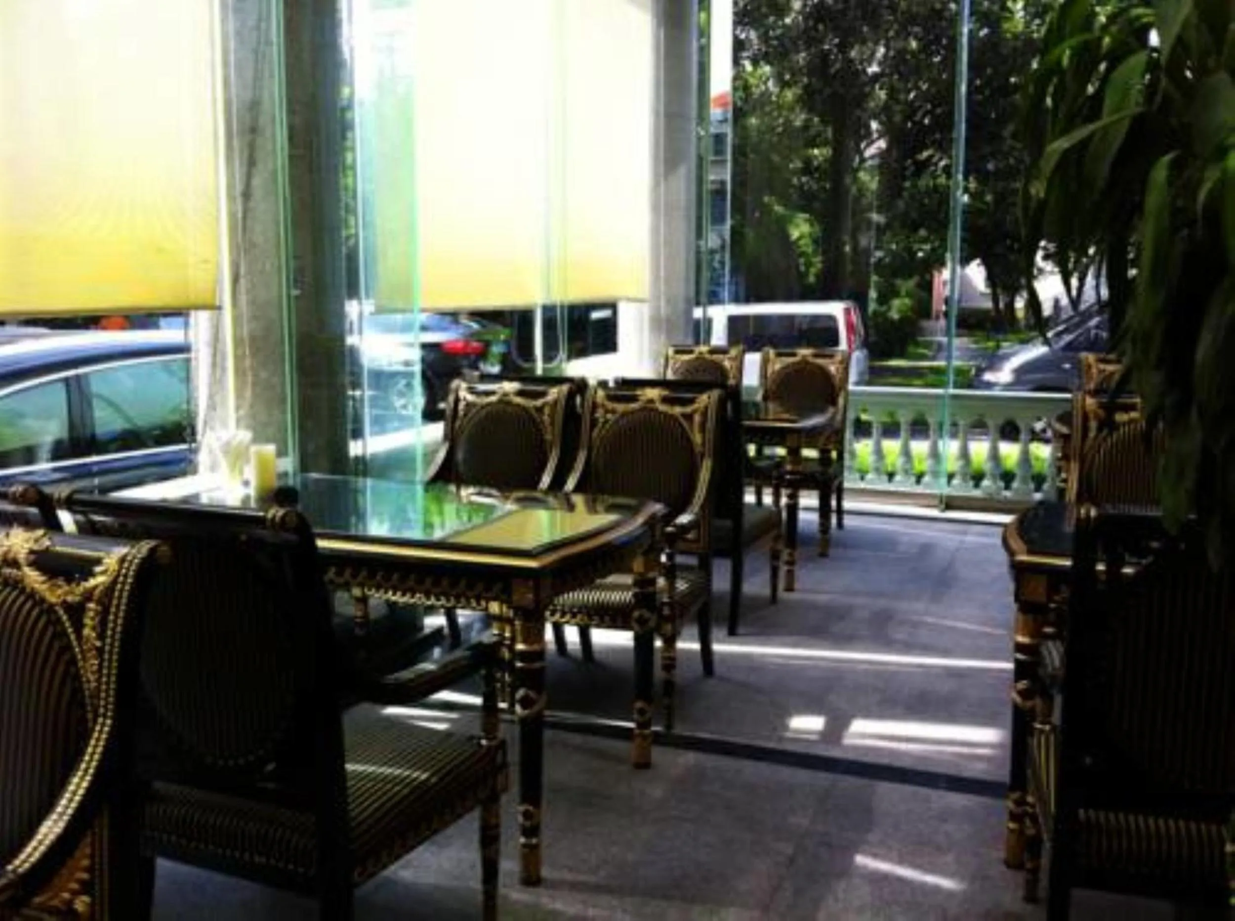 Restaurant/places to eat in Anting Villa Hotel