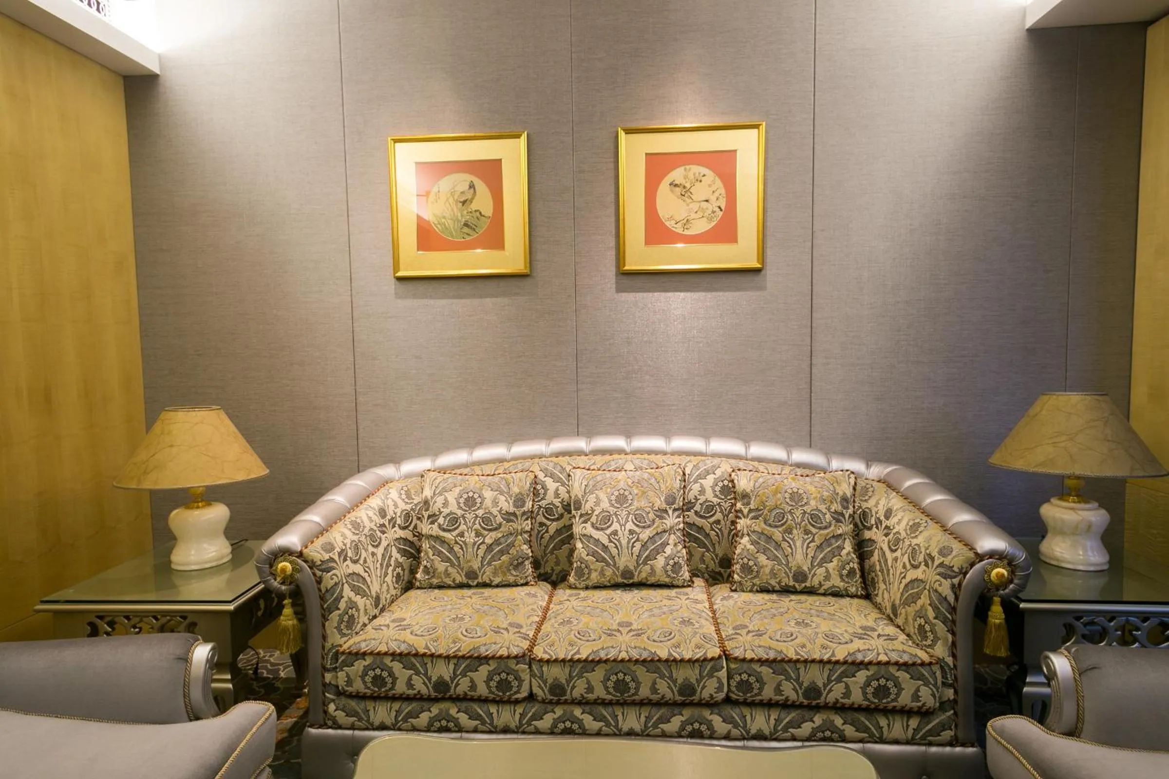 Seating area, Bed in Anting Villa Hotel