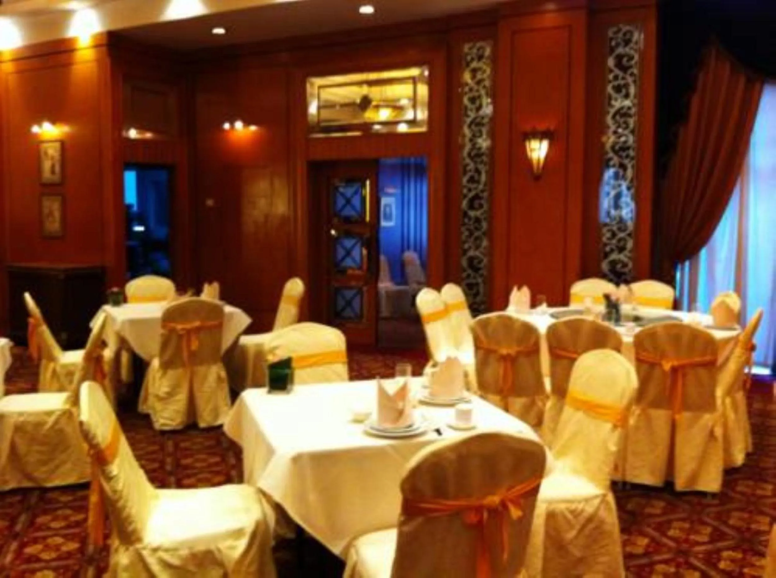 Restaurant/places to eat in Anting Villa Hotel
