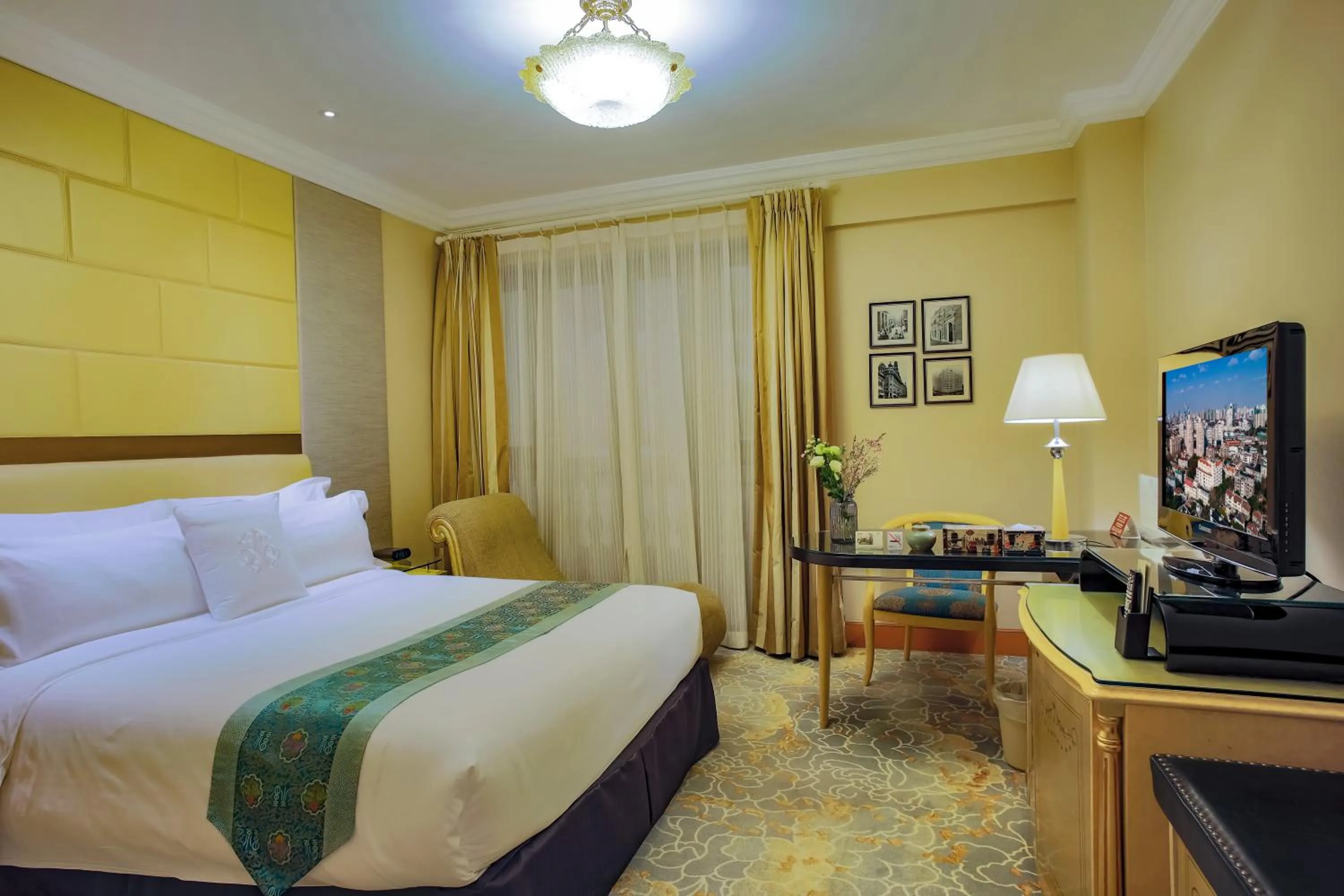 Bed in Anting Villa Hotel
