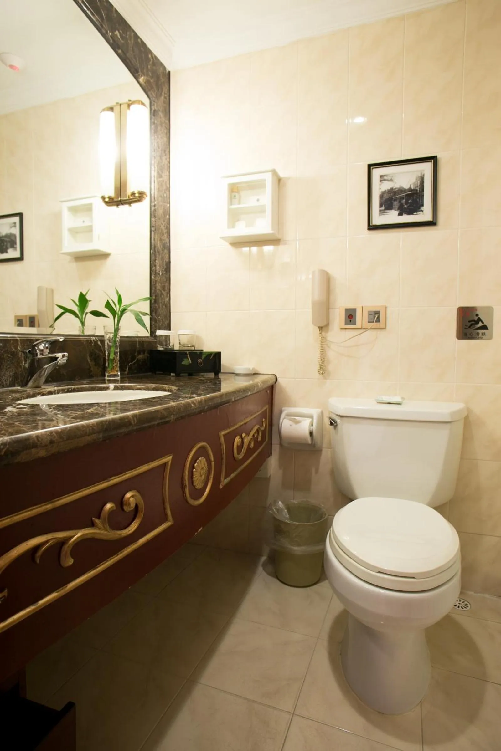 Bathroom in Anting Villa Hotel