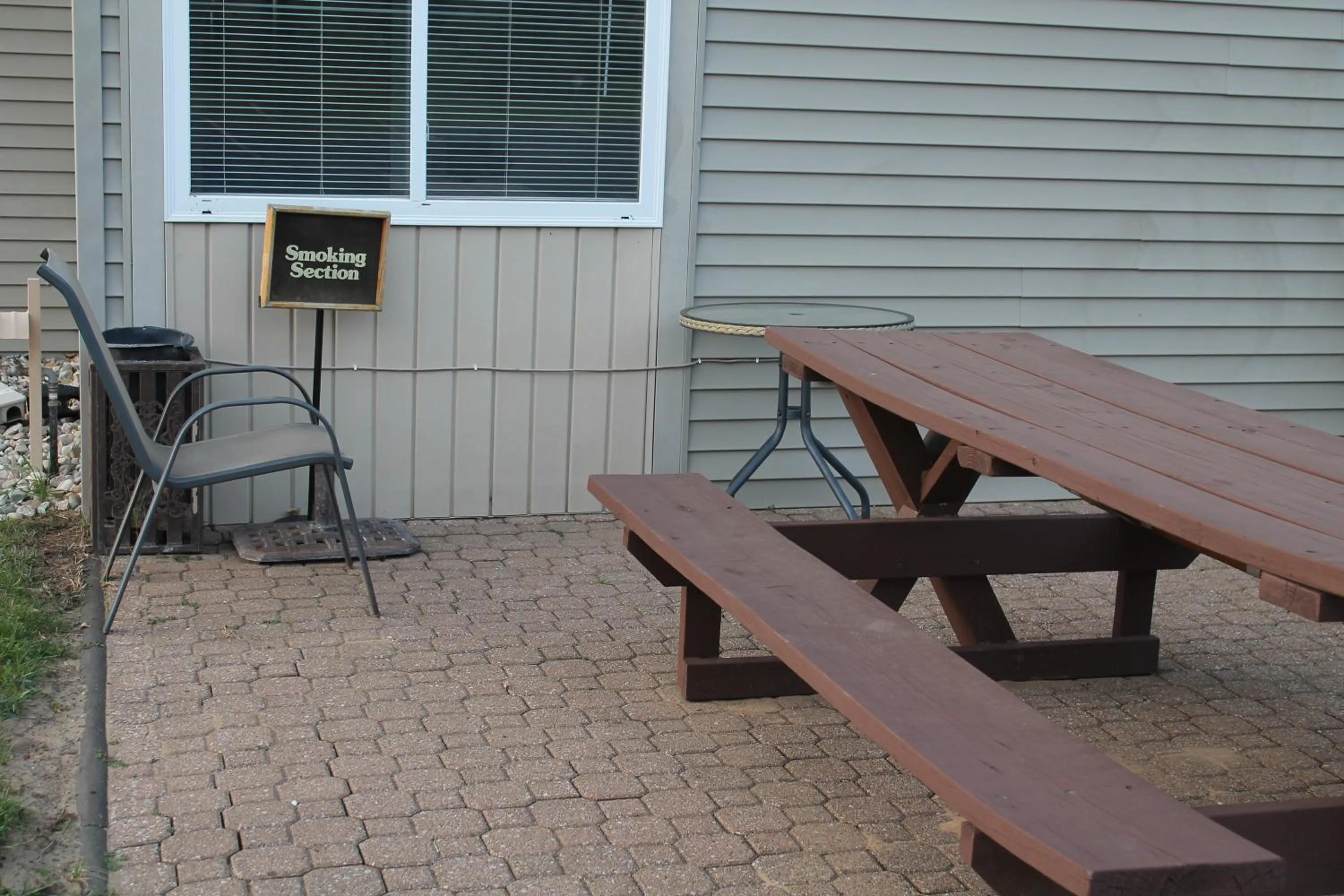 Patio in American Host Inn