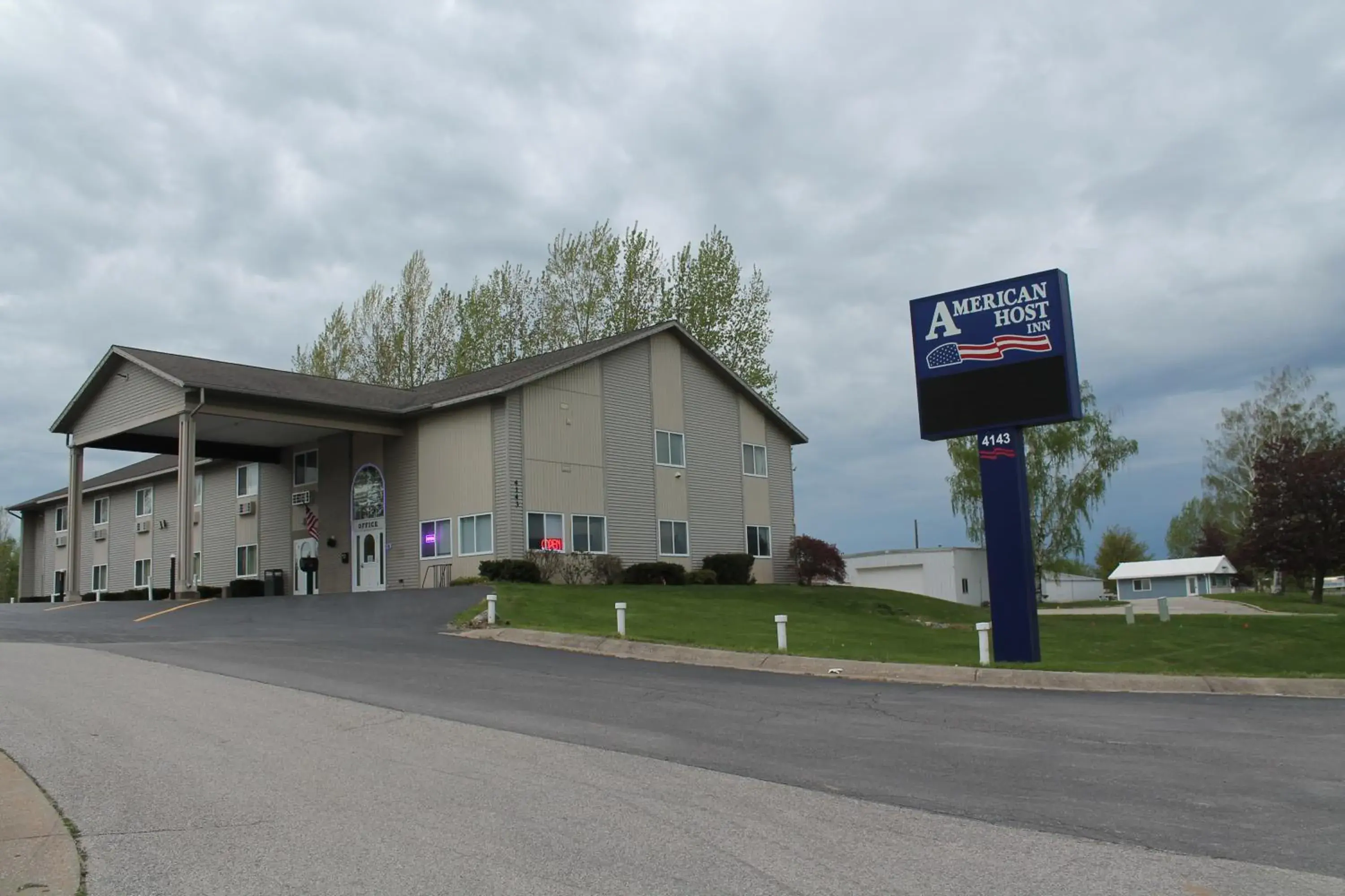 American Host Inn American Host Inn