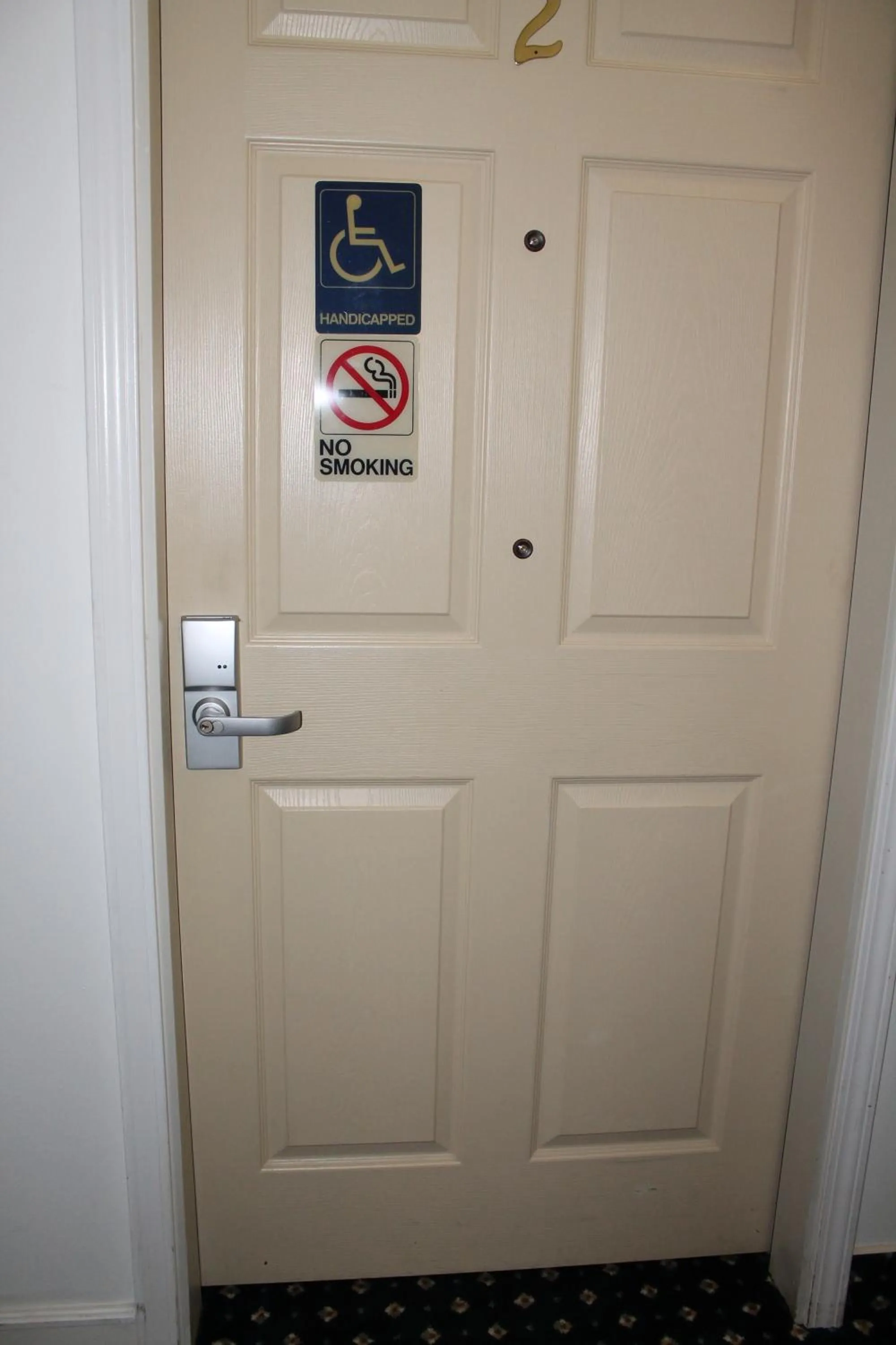 acessibility in American Host Inn