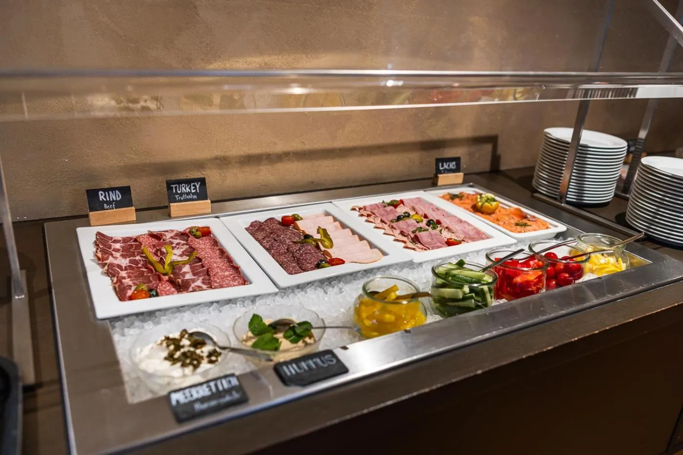 Breakfast in Parkhotel Gunten – Beach & Spa