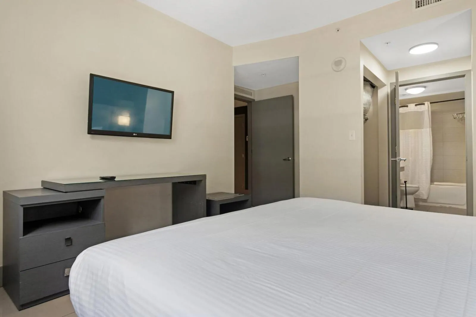 Bed in Roami at Habitat Brickell