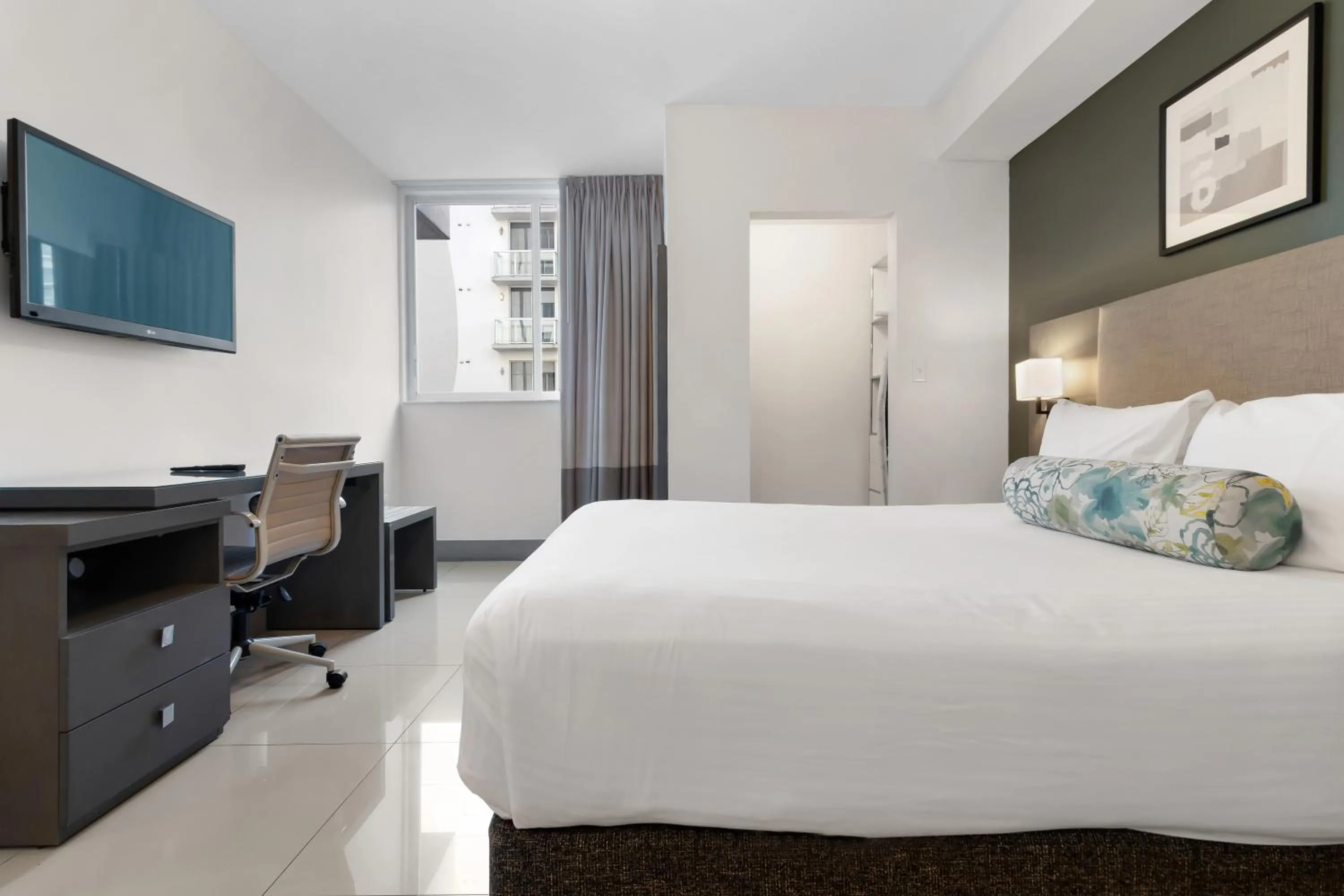 Bed in Roami at Habitat Brickell